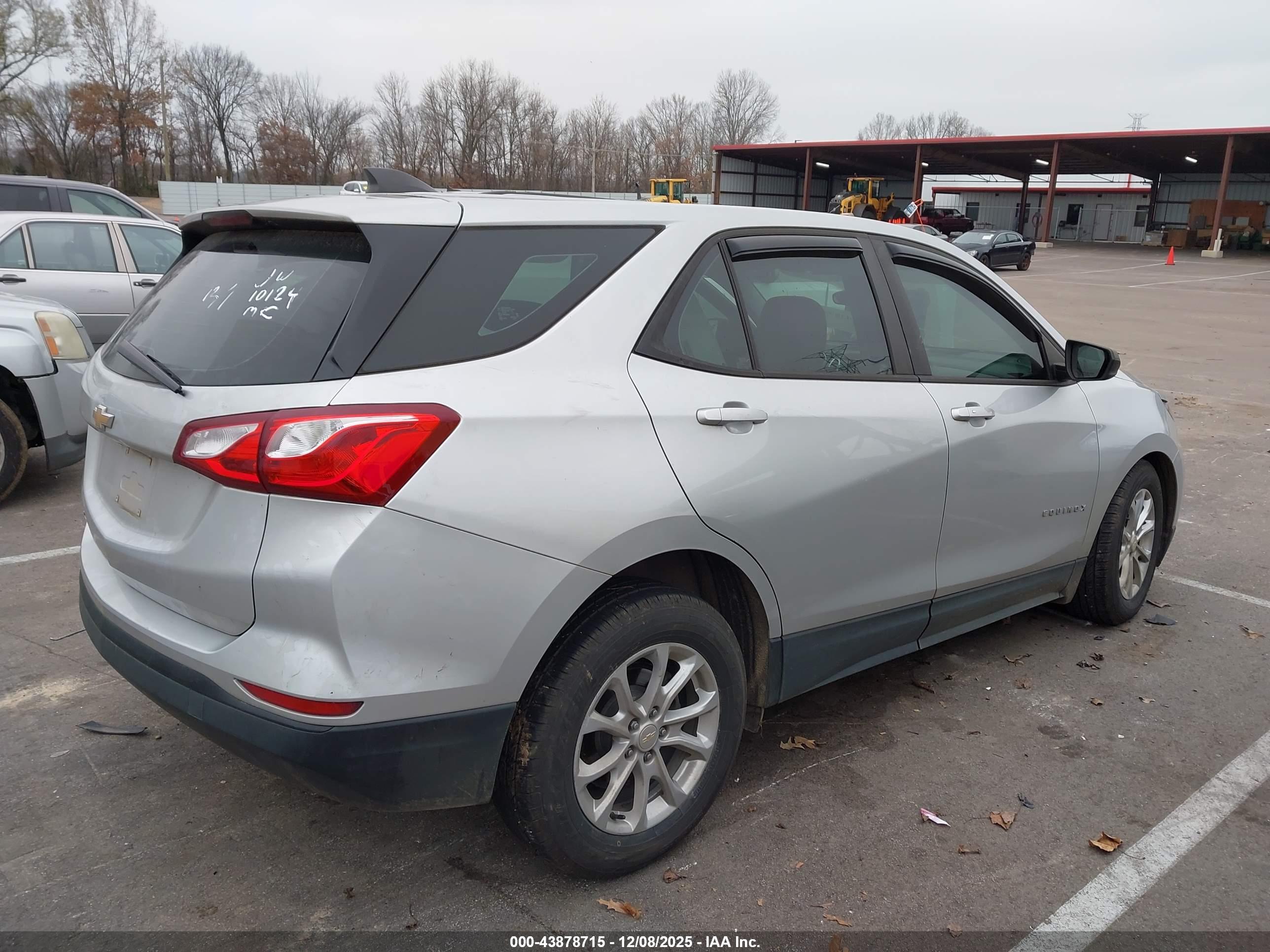 CHEVROLET EQUINOX image 4