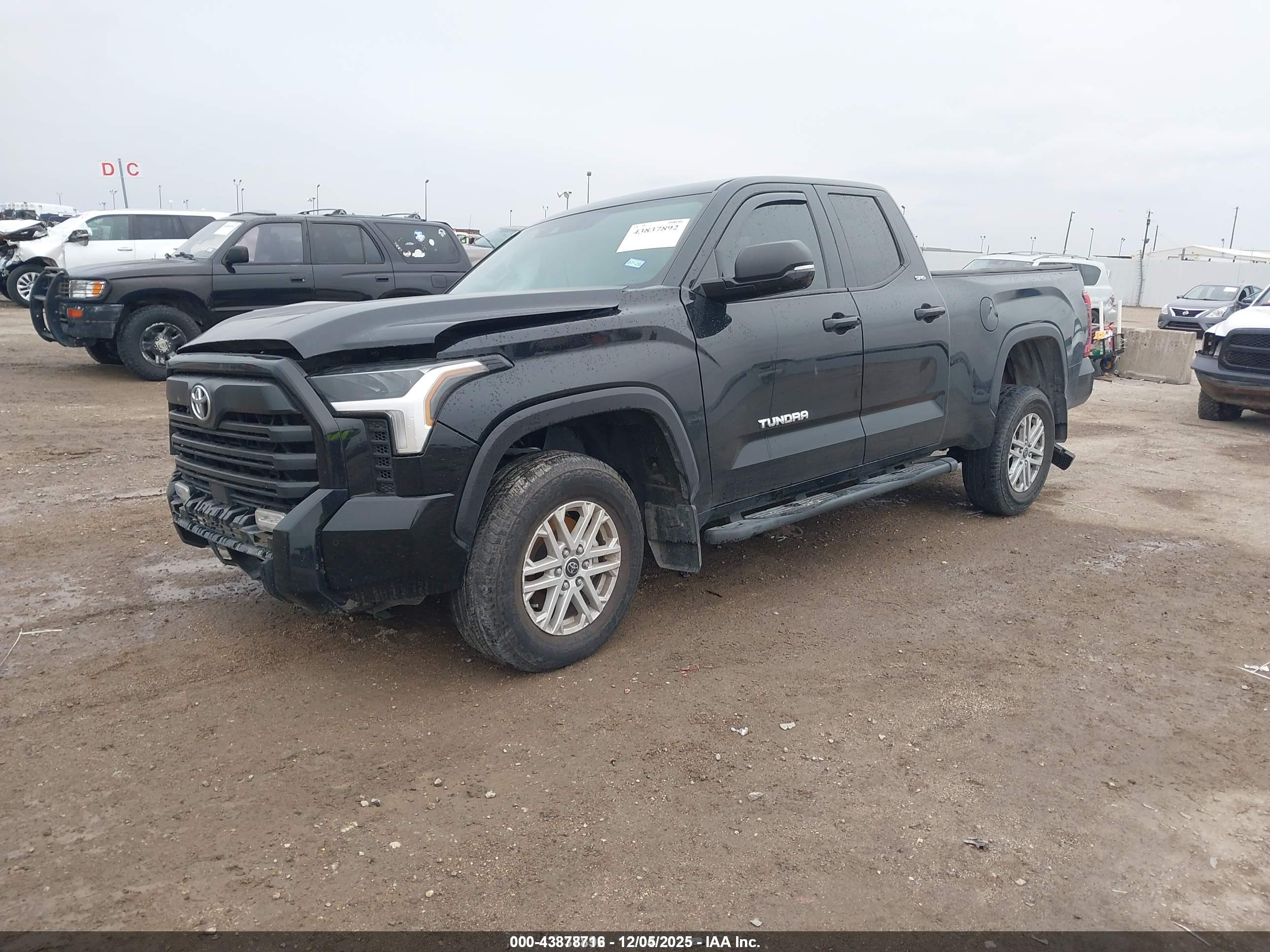 TOYOTA TUNDRA image 2