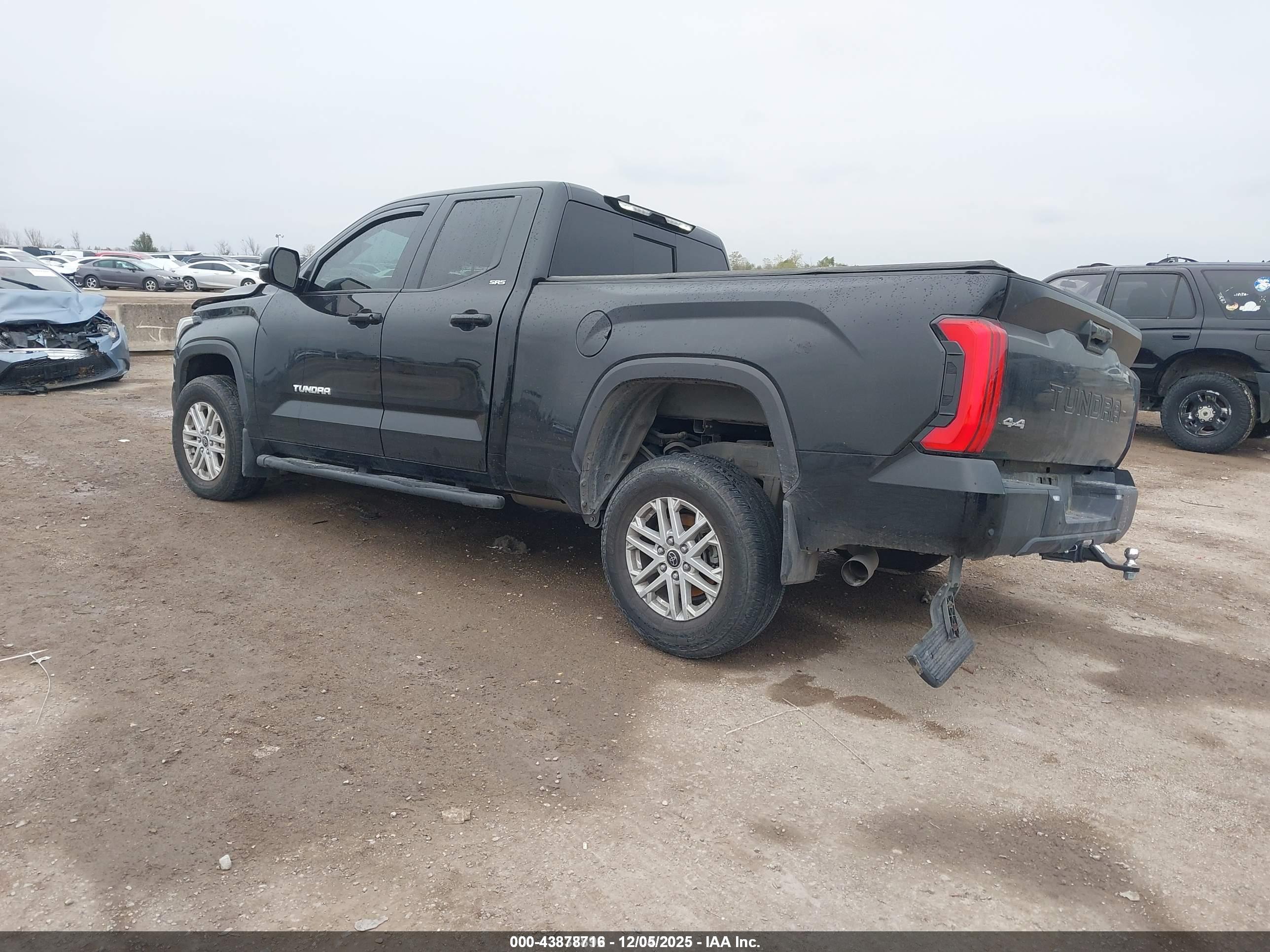 TOYOTA TUNDRA image 3