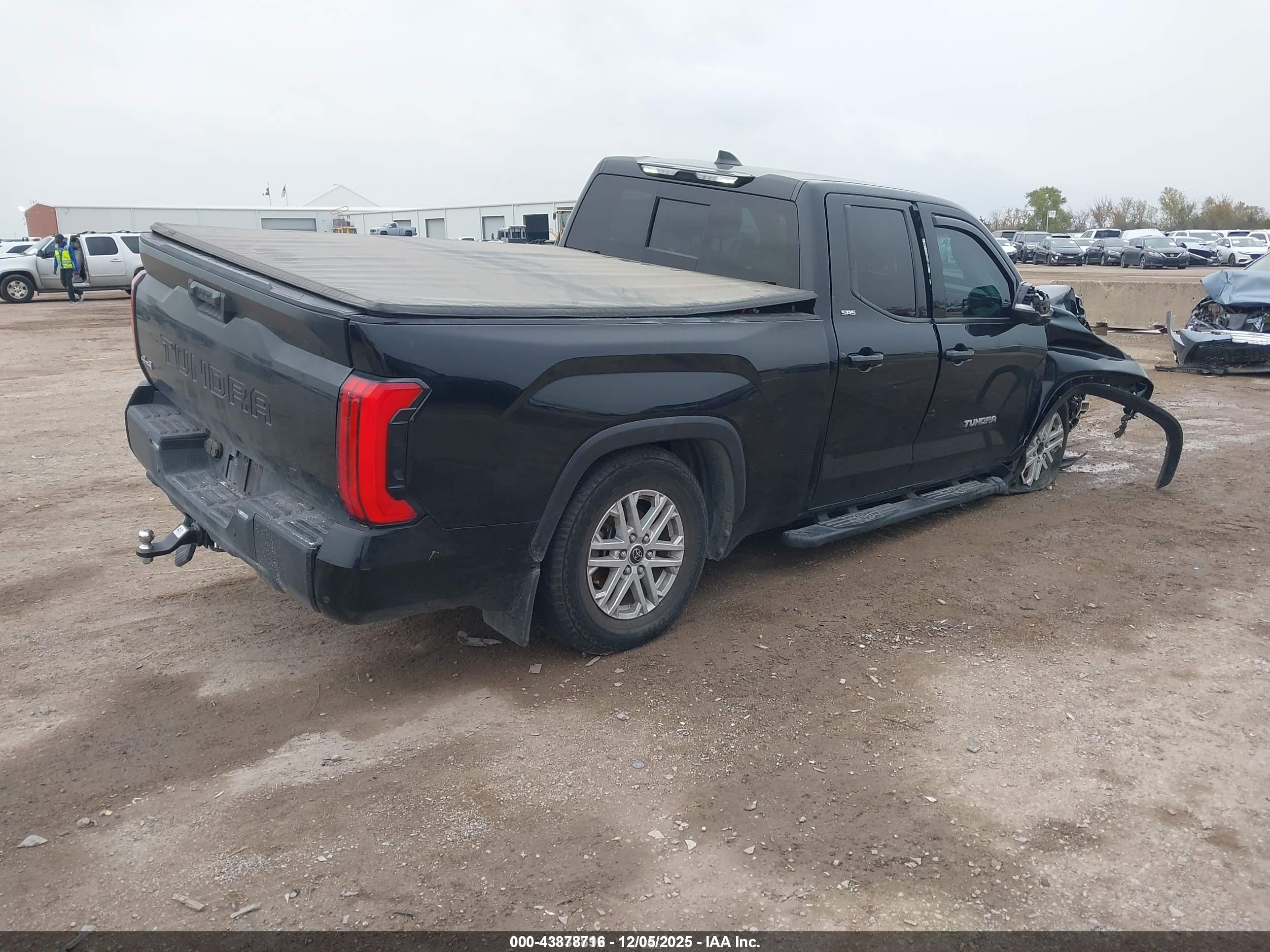 TOYOTA TUNDRA image 4