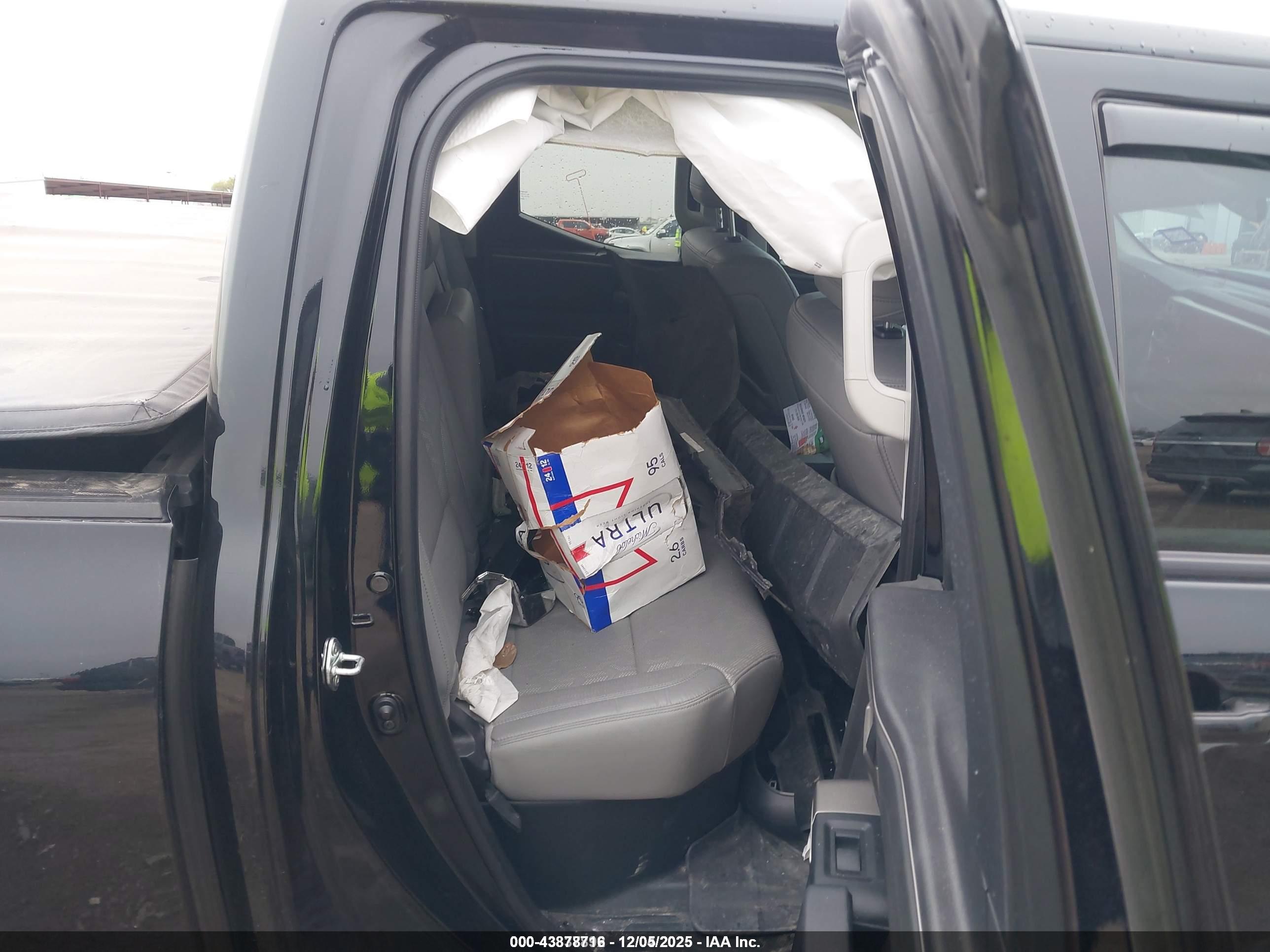 TOYOTA TUNDRA image 8