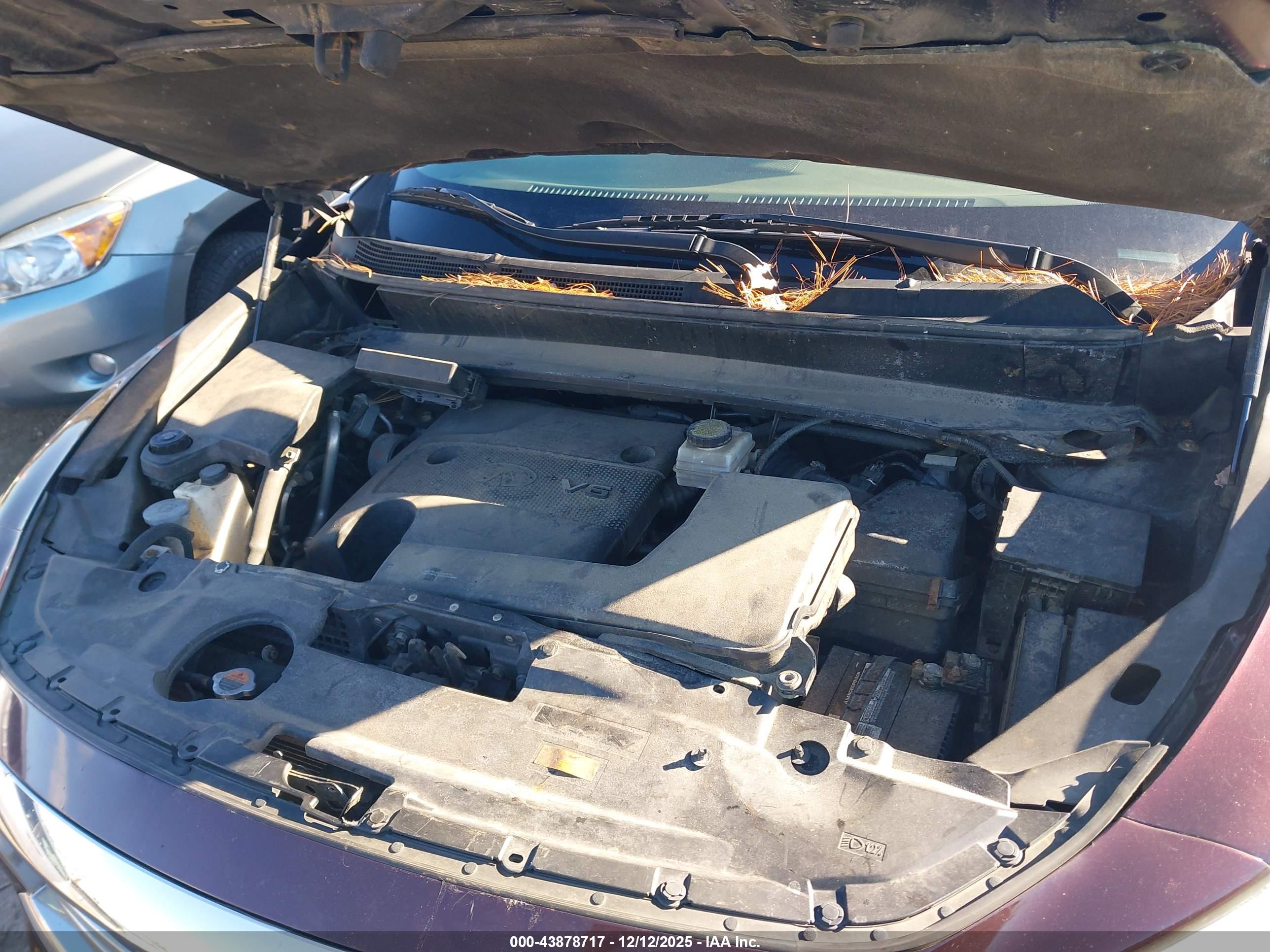 INFINITI JX35 image 10