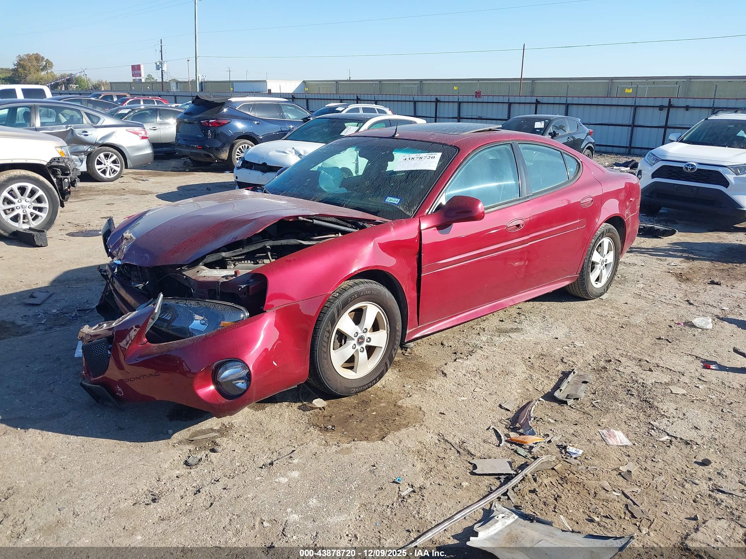PONTIAC GRAND image 2