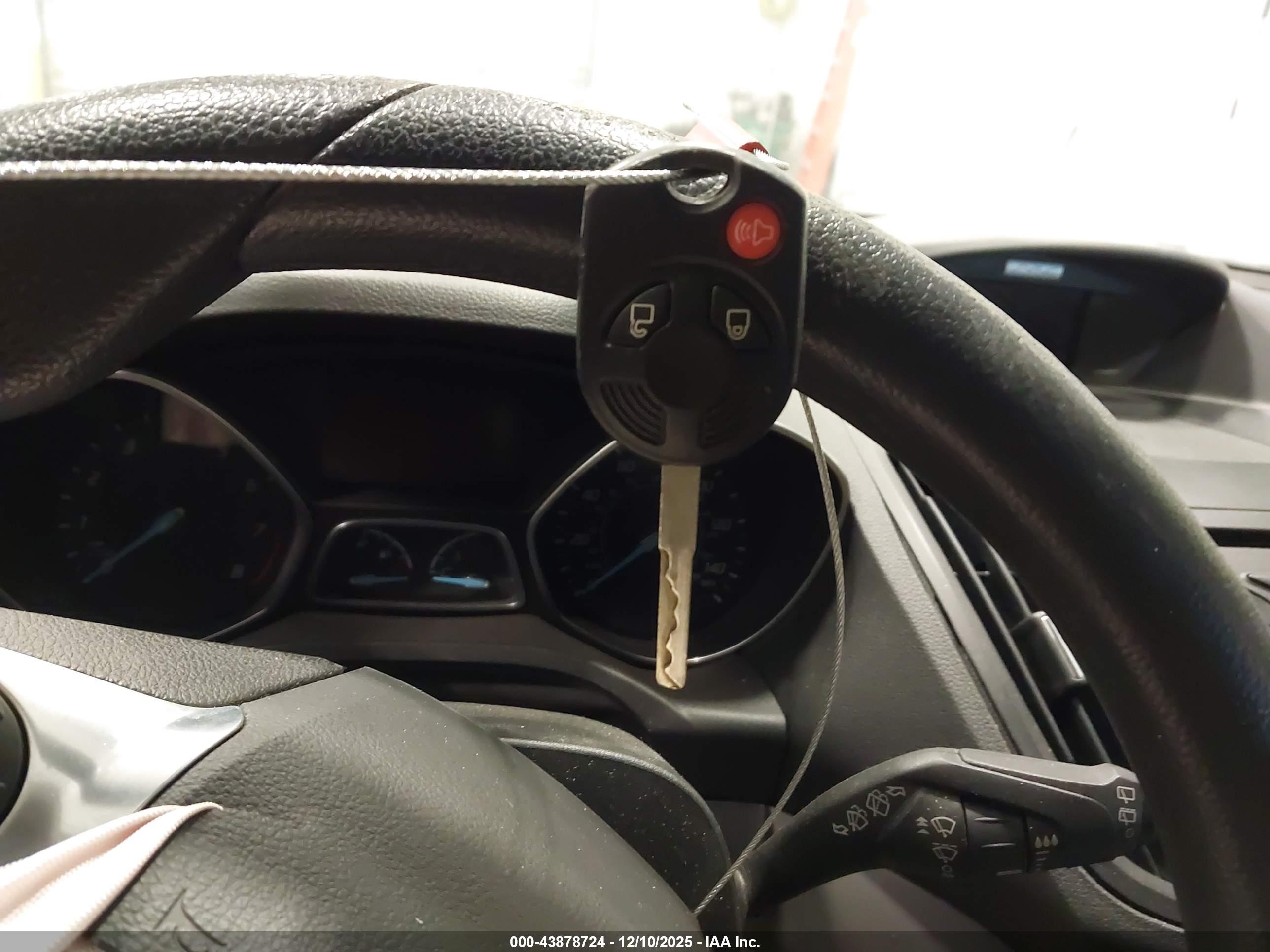 FORD ESCAPE image 11