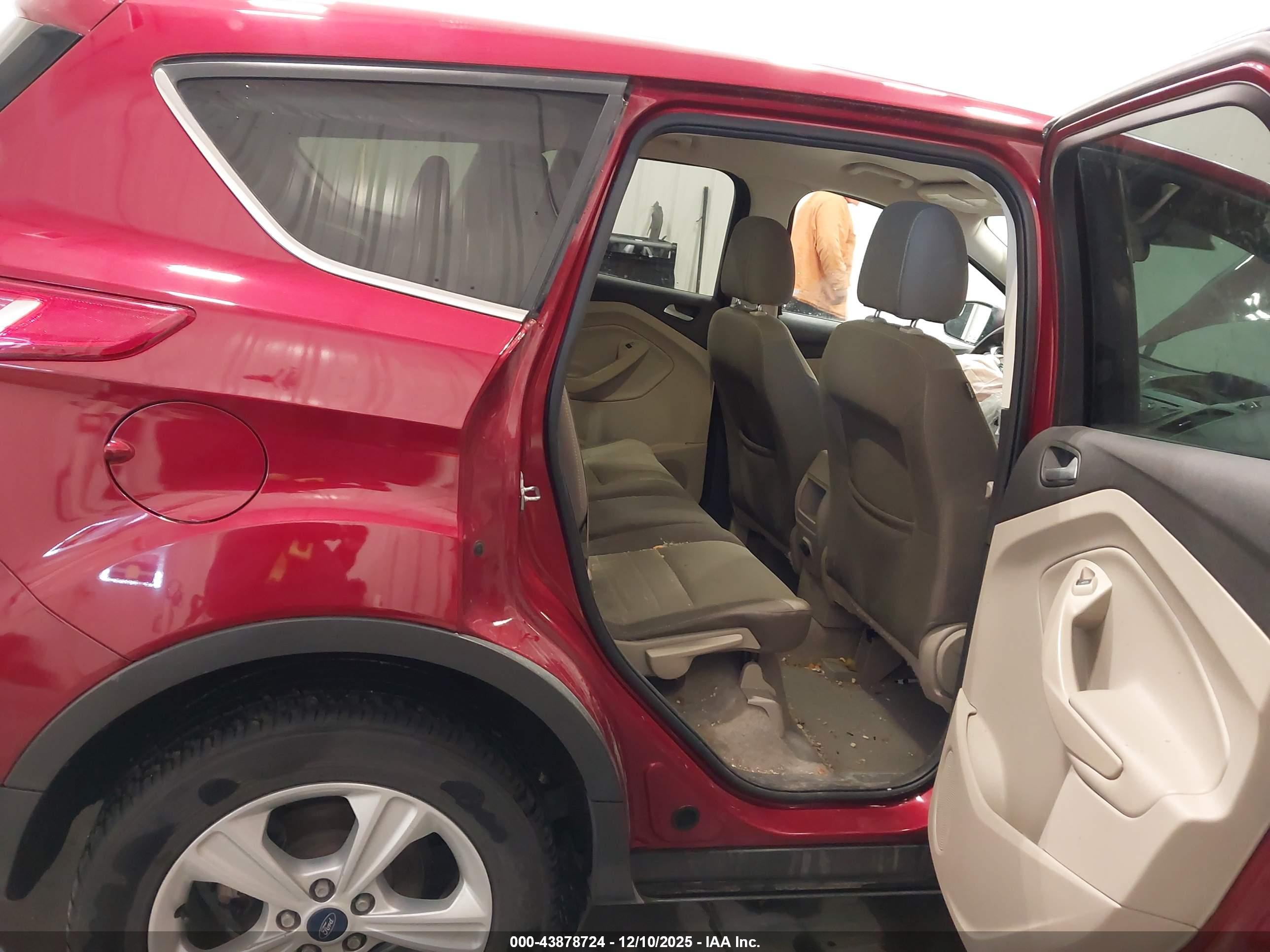 FORD ESCAPE image 8