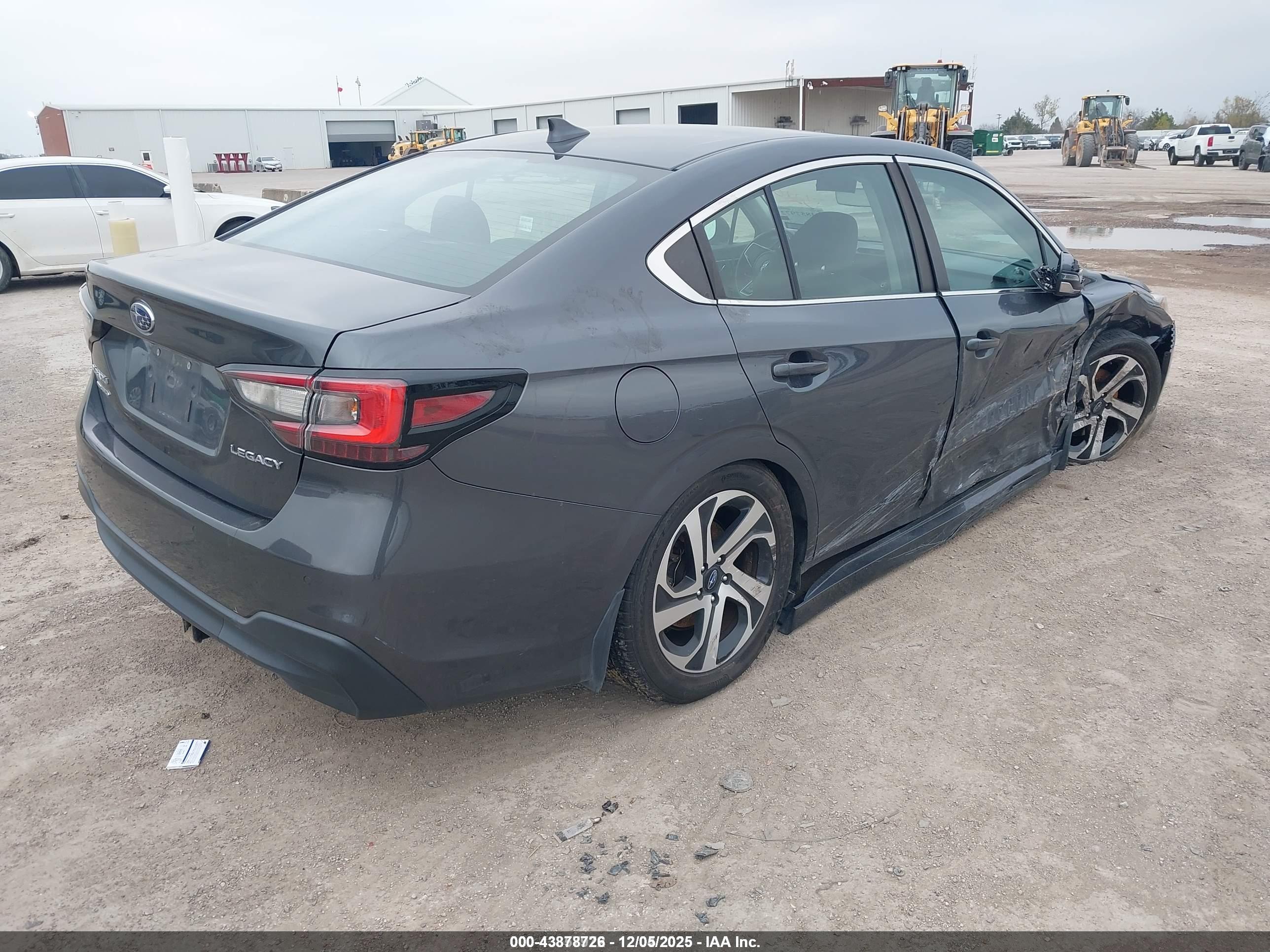 SUBARU LEGACY image 4