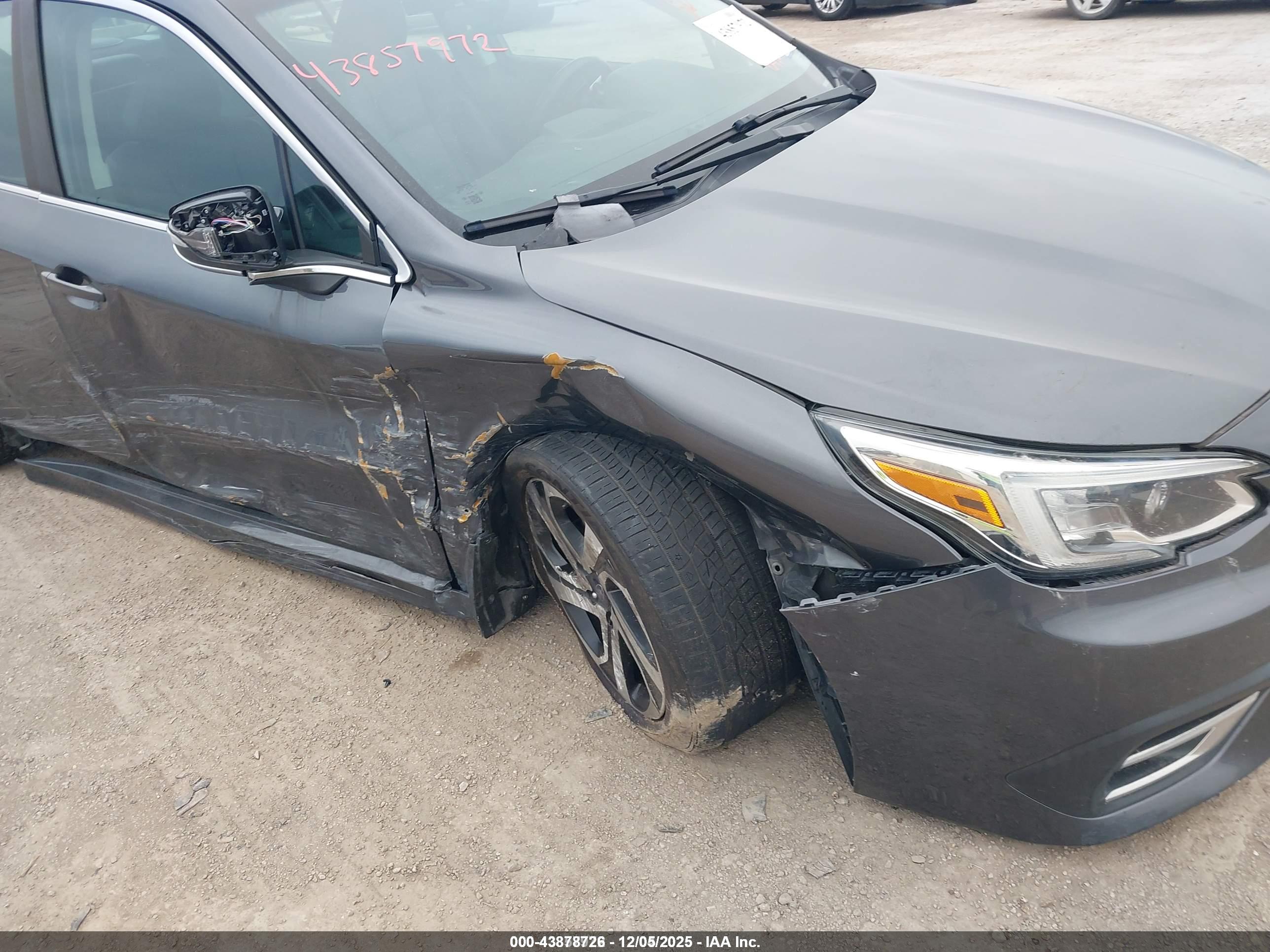 SUBARU LEGACY image 6