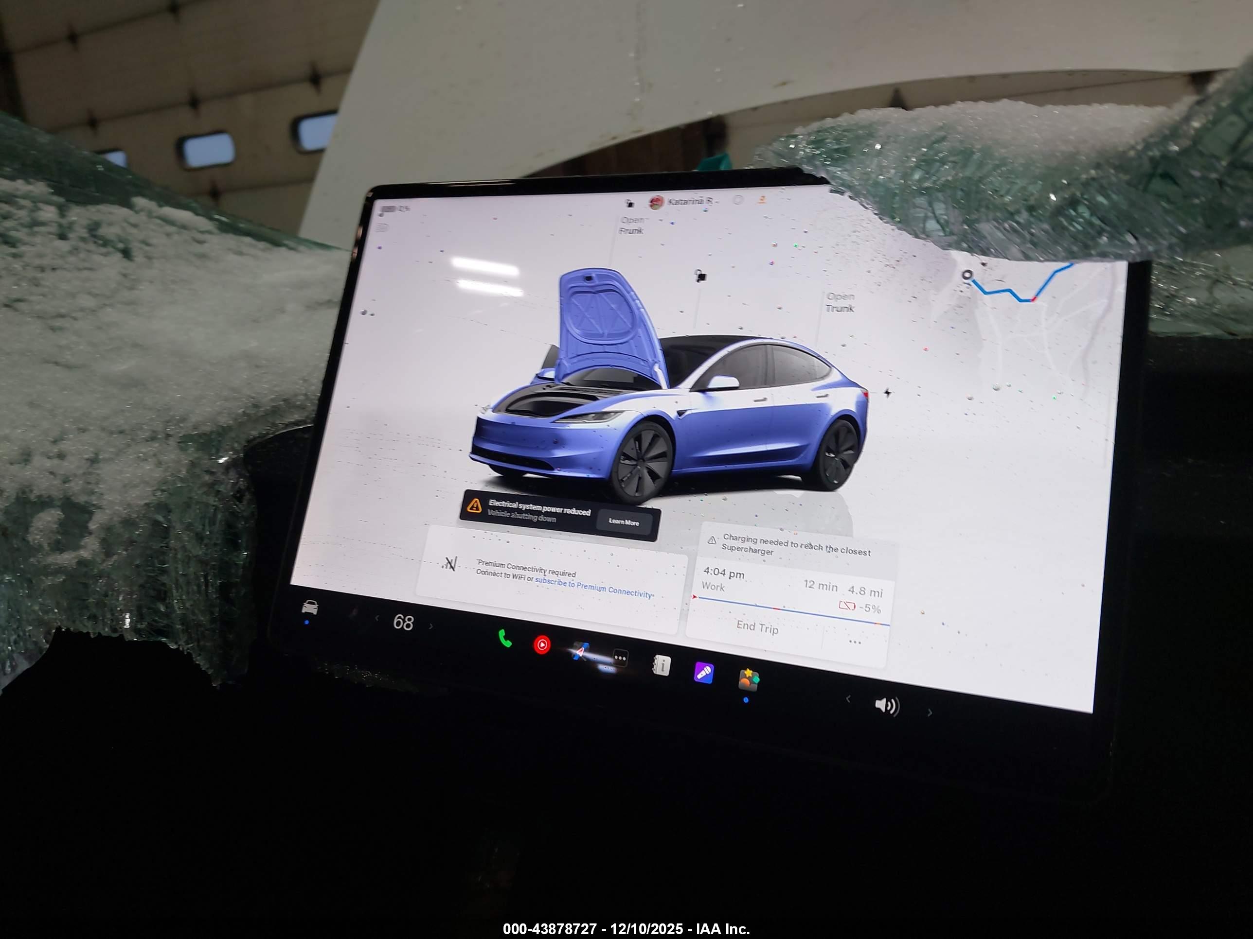 TESLA MODEL image 7
