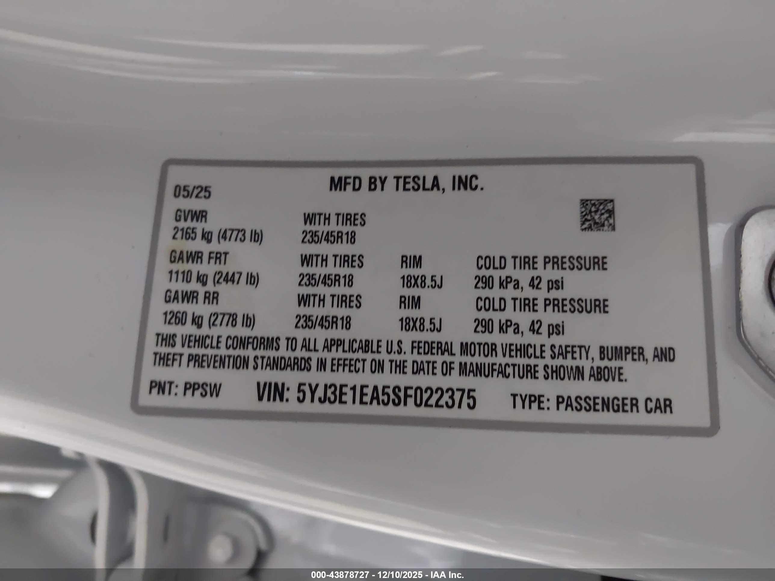 TESLA MODEL image 9