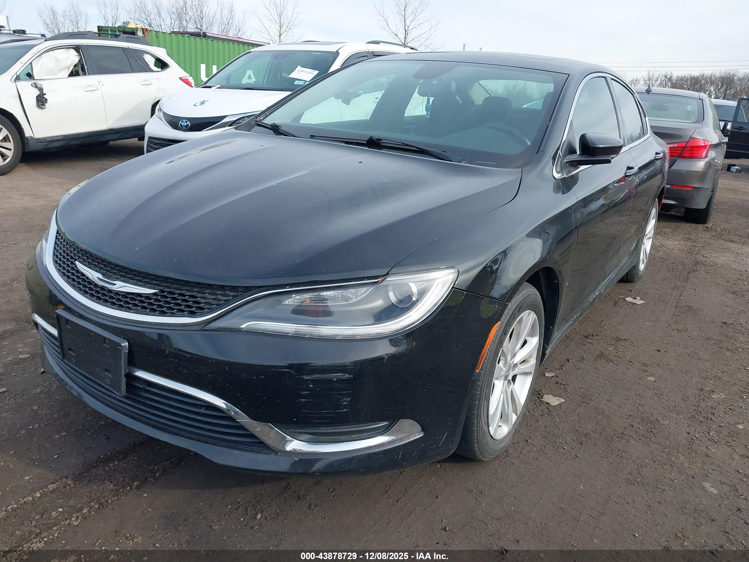 CHRYSLER 200 image 6