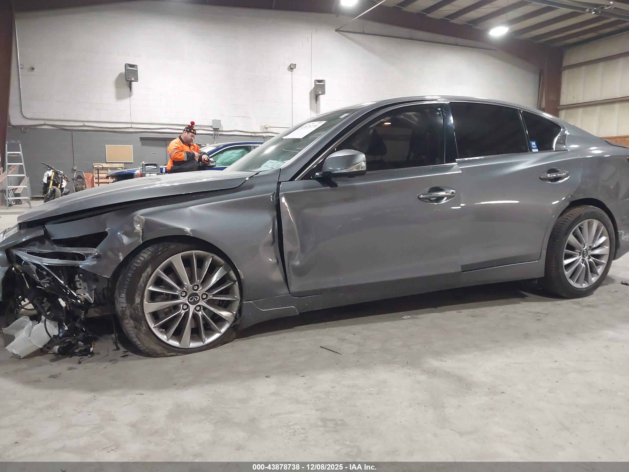 INFINITI Q50 image 6