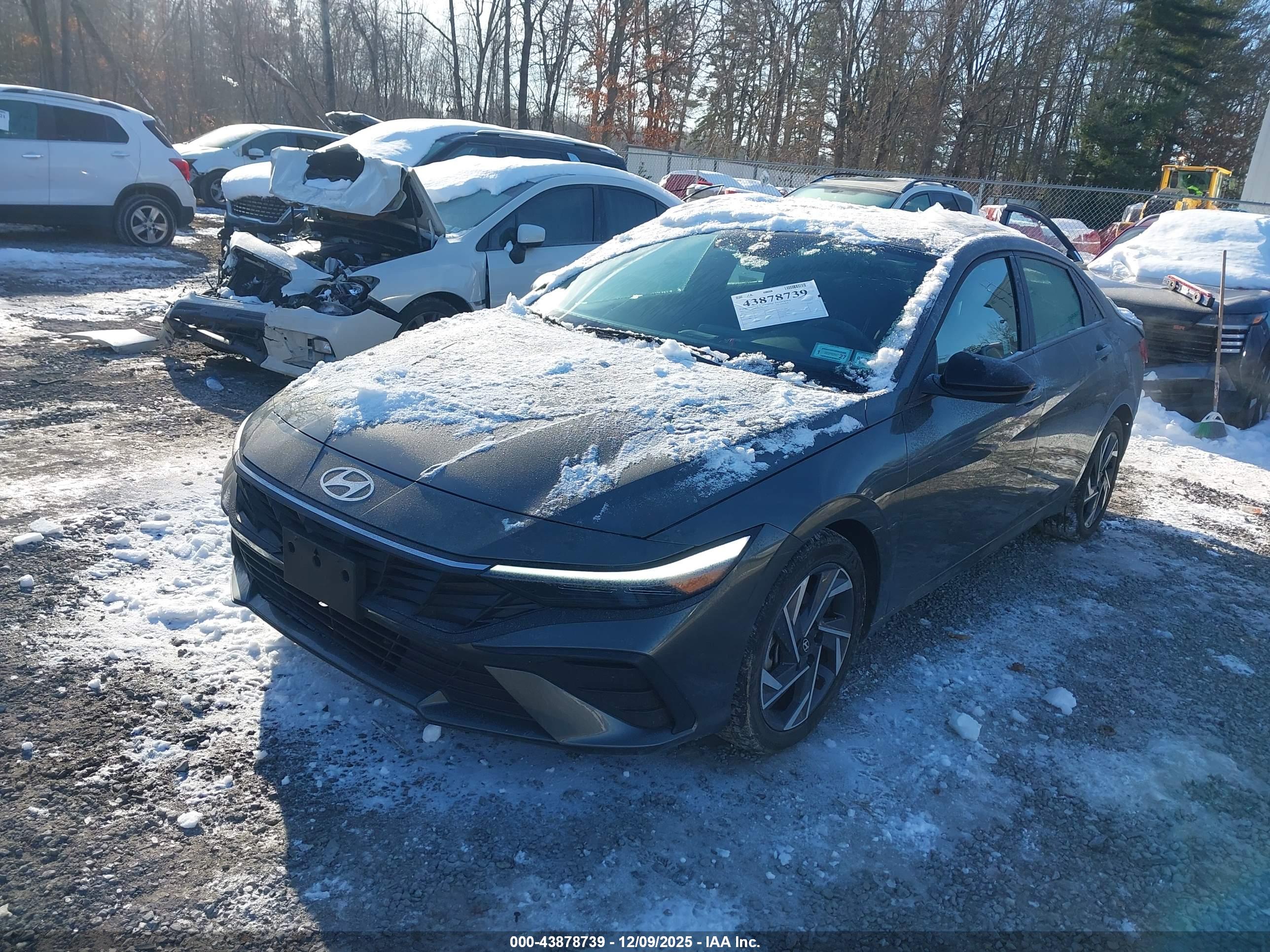 HYUNDAI ELANTRA image 2