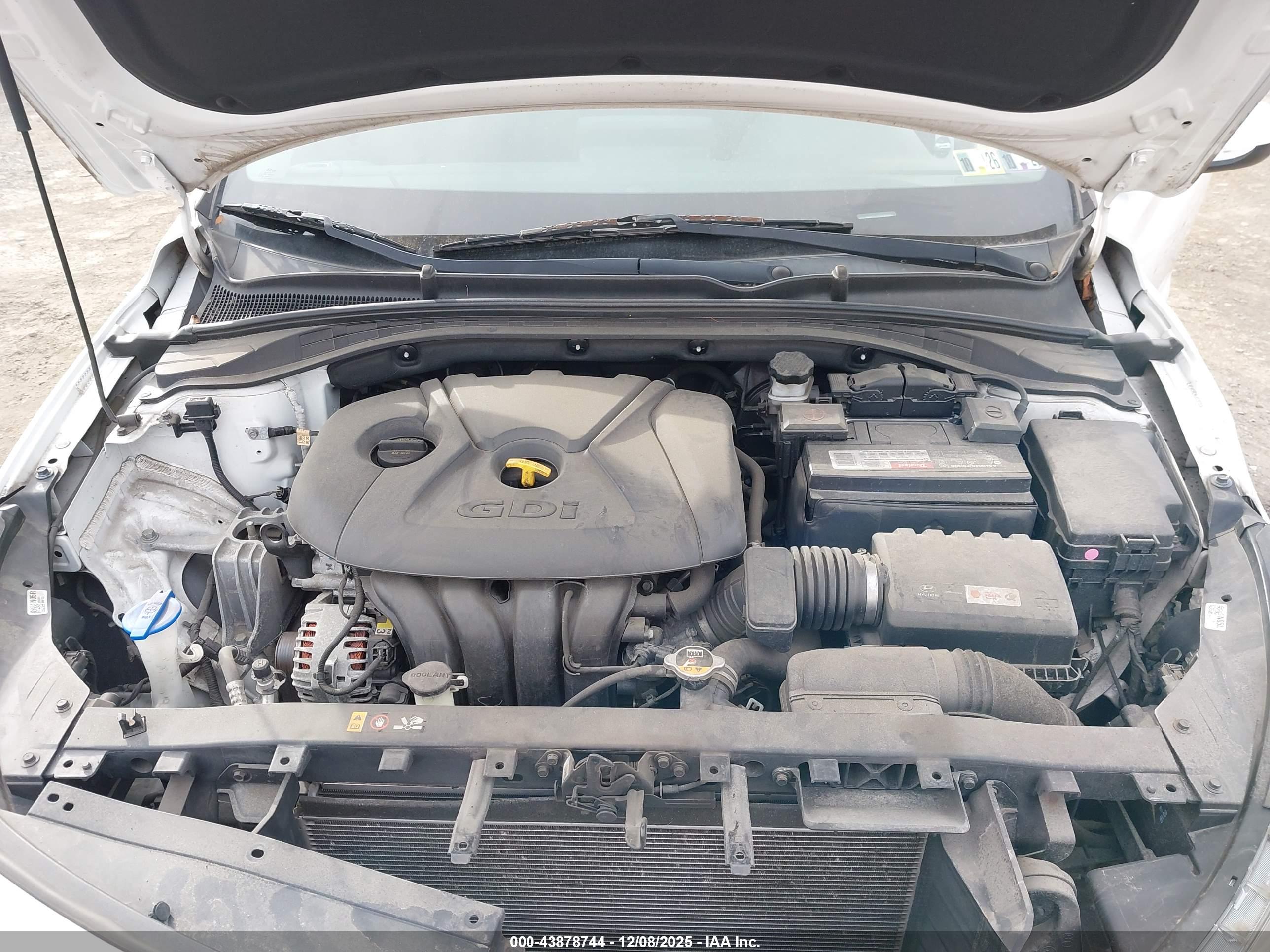 HYUNDAI ELANTRA image 10