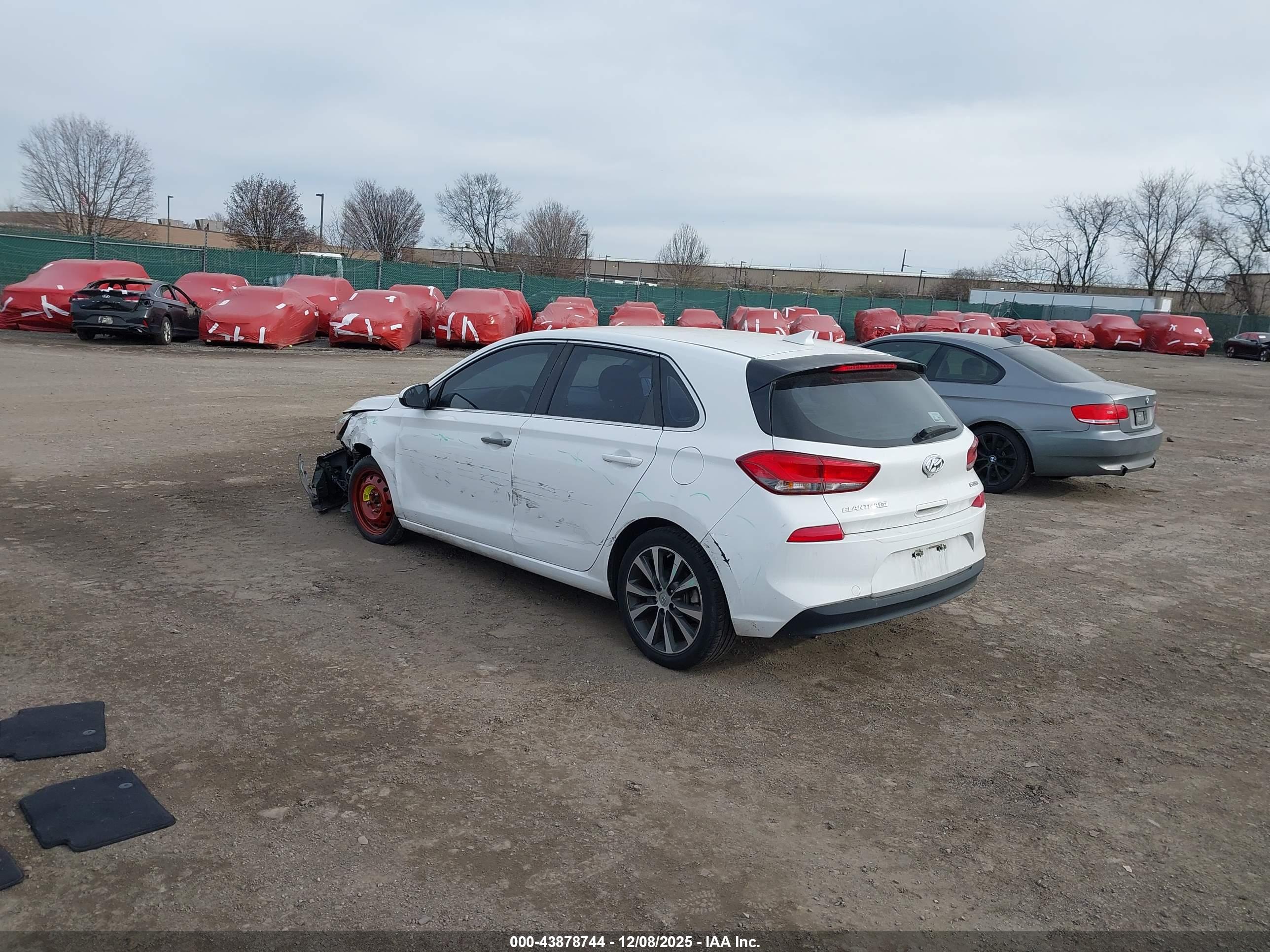 HYUNDAI ELANTRA image 3