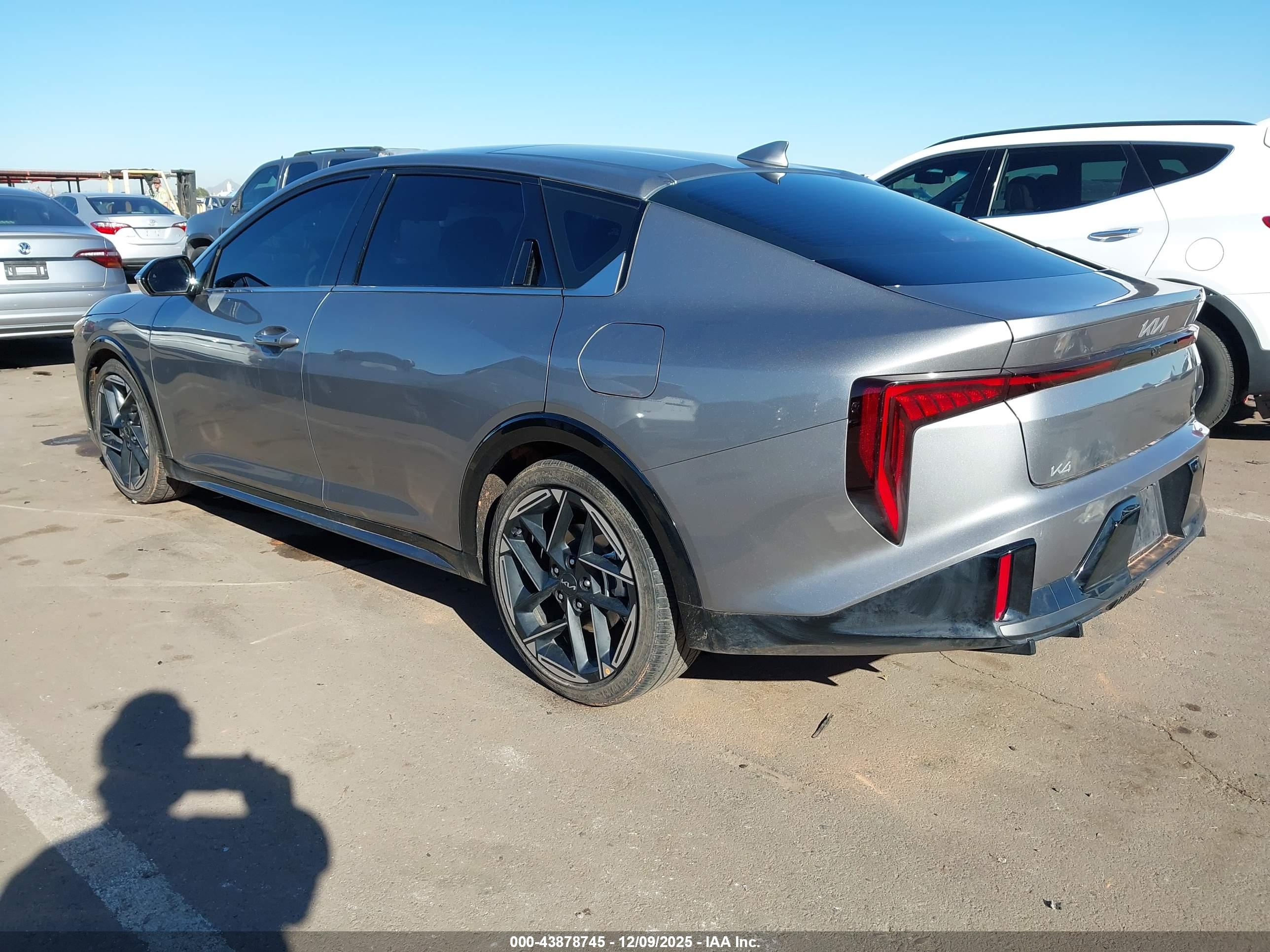KIA K4 image 3