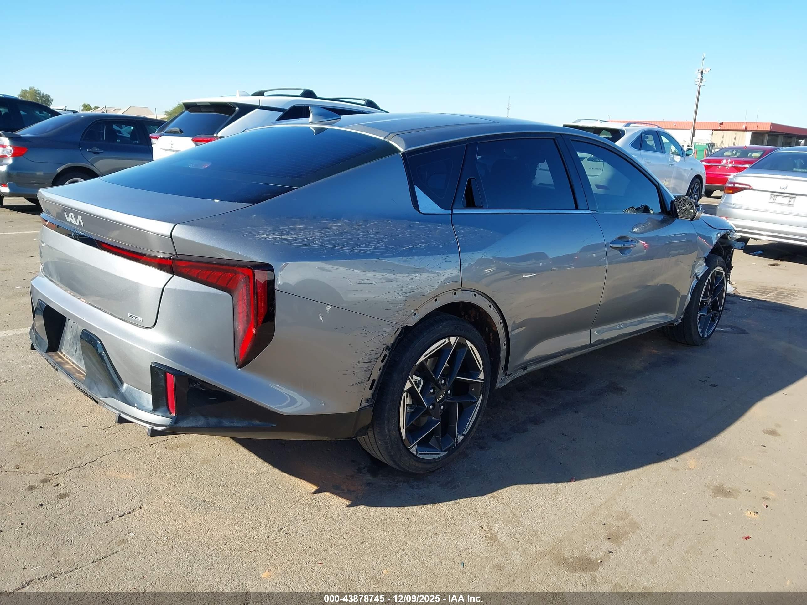 KIA K4 image 4