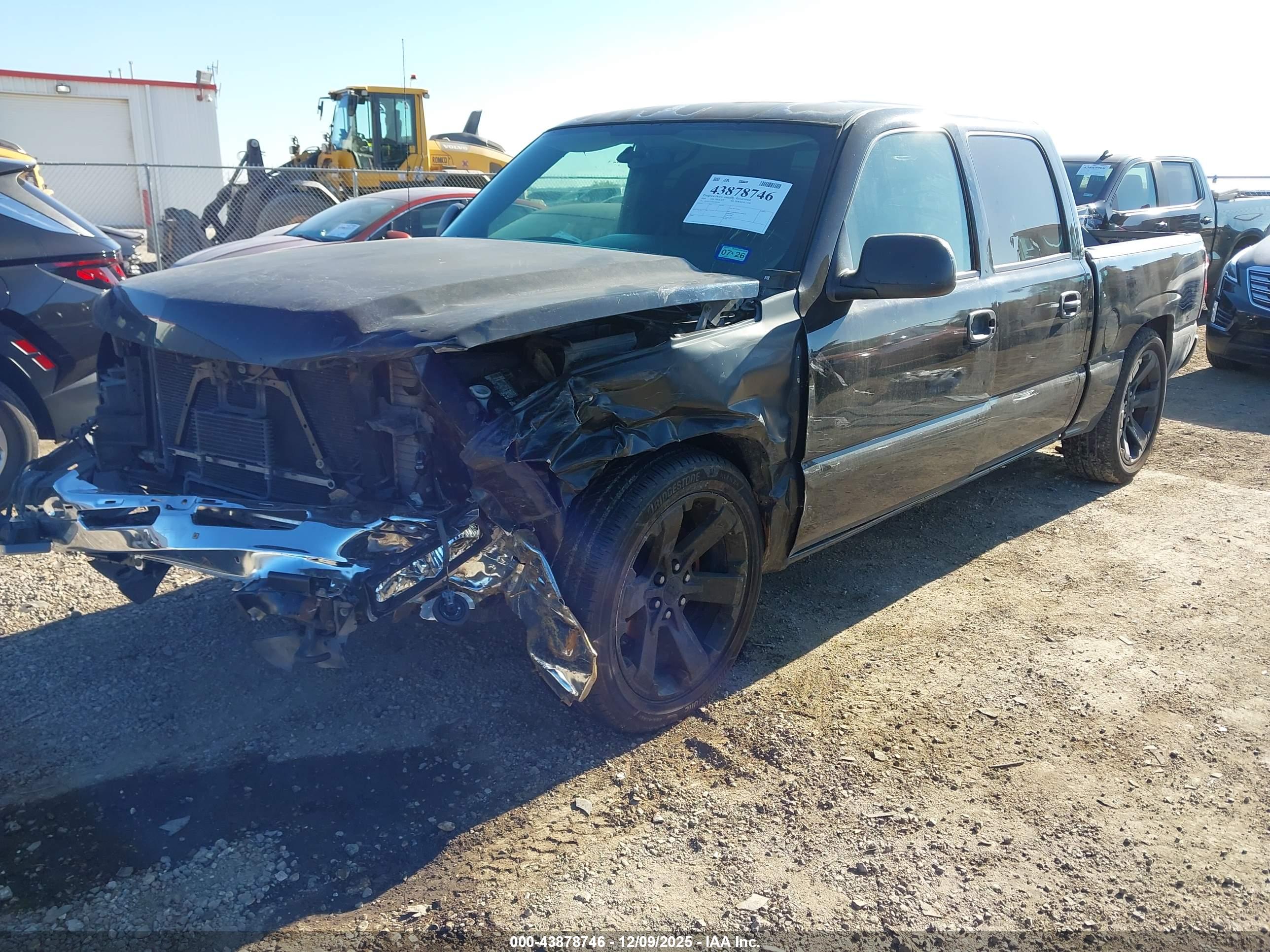 CHEVROLET SILVERADO image 2