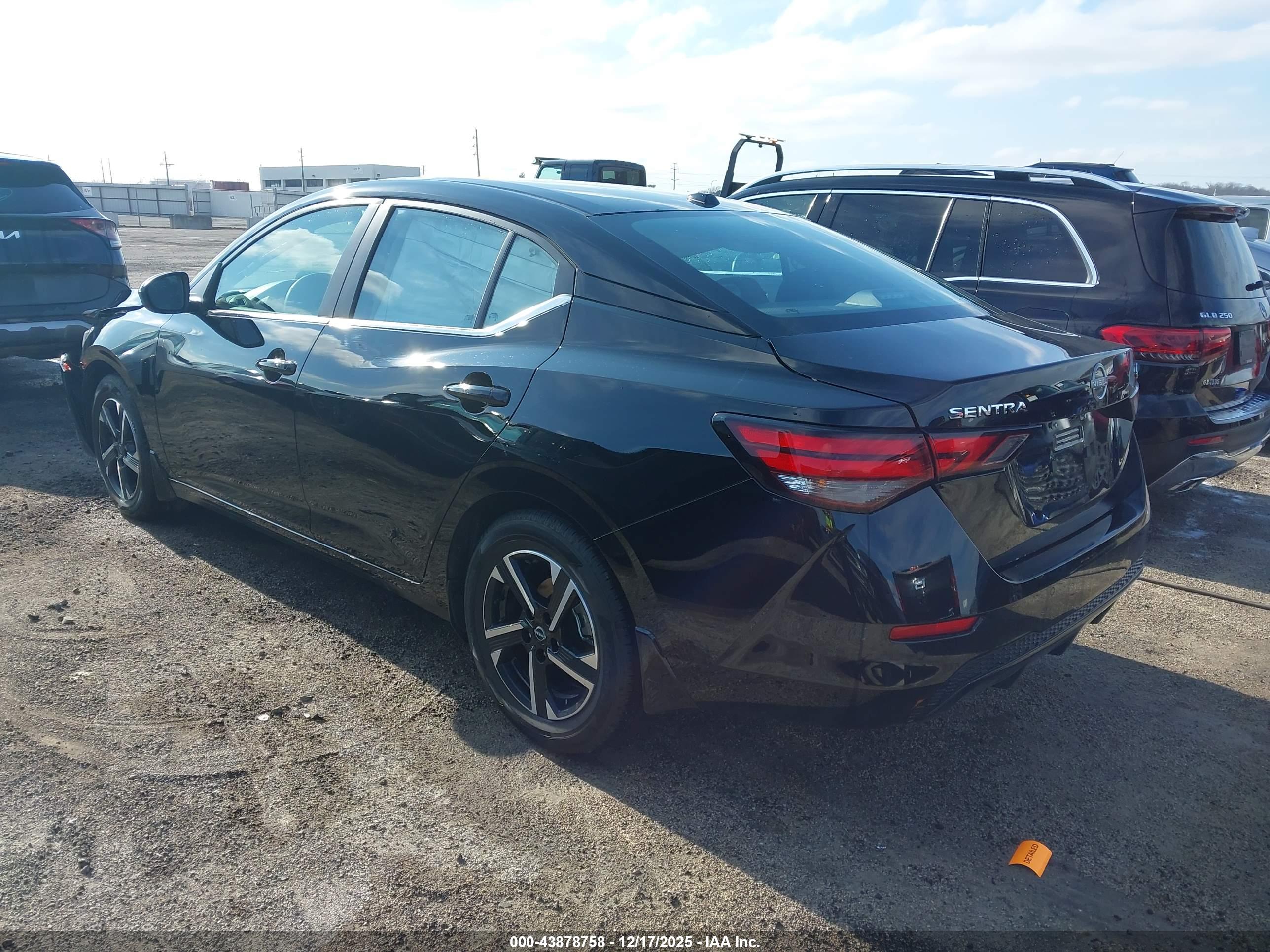NISSAN SENTRA image 3