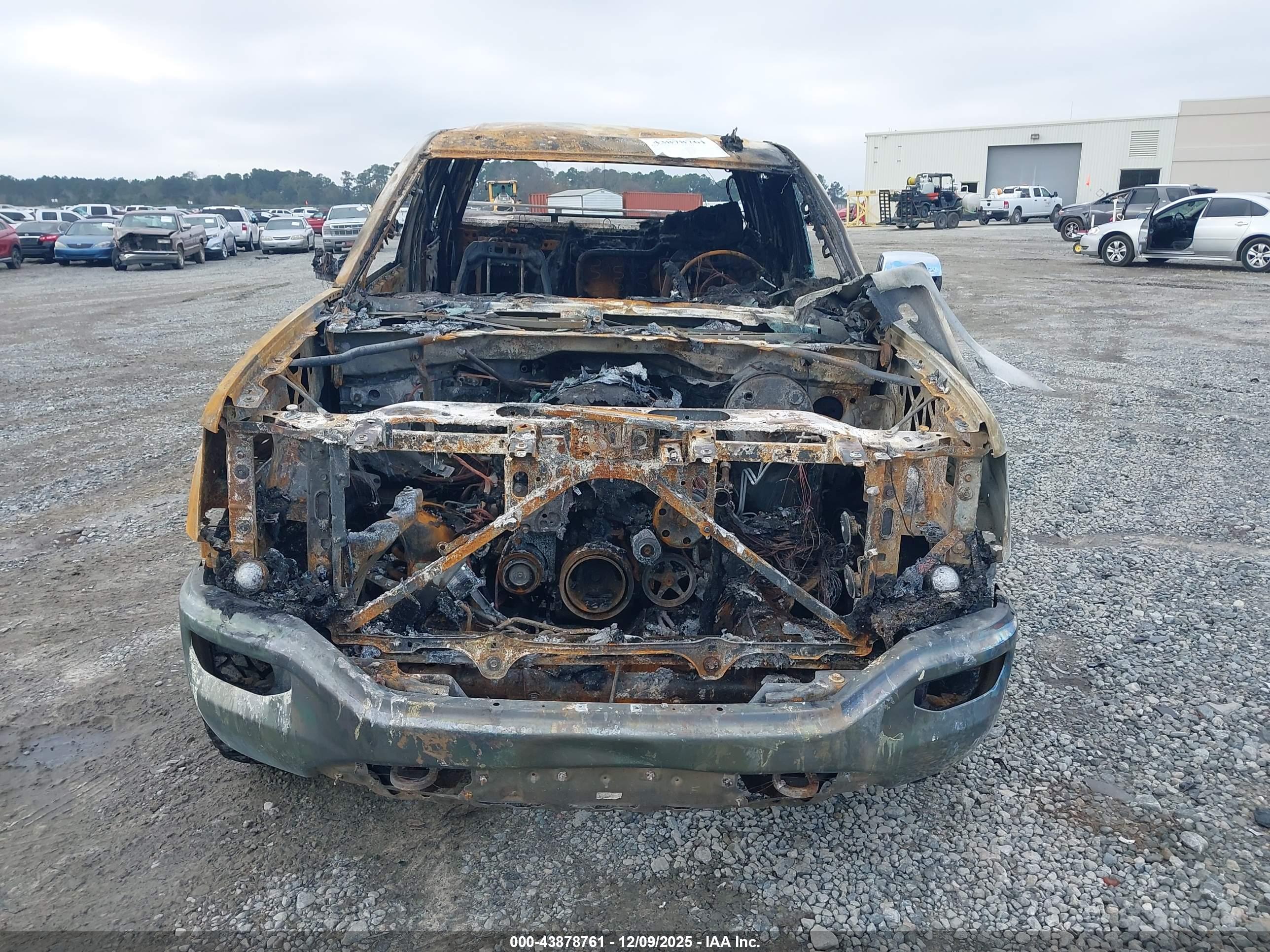 GMC SIERRA image 6
