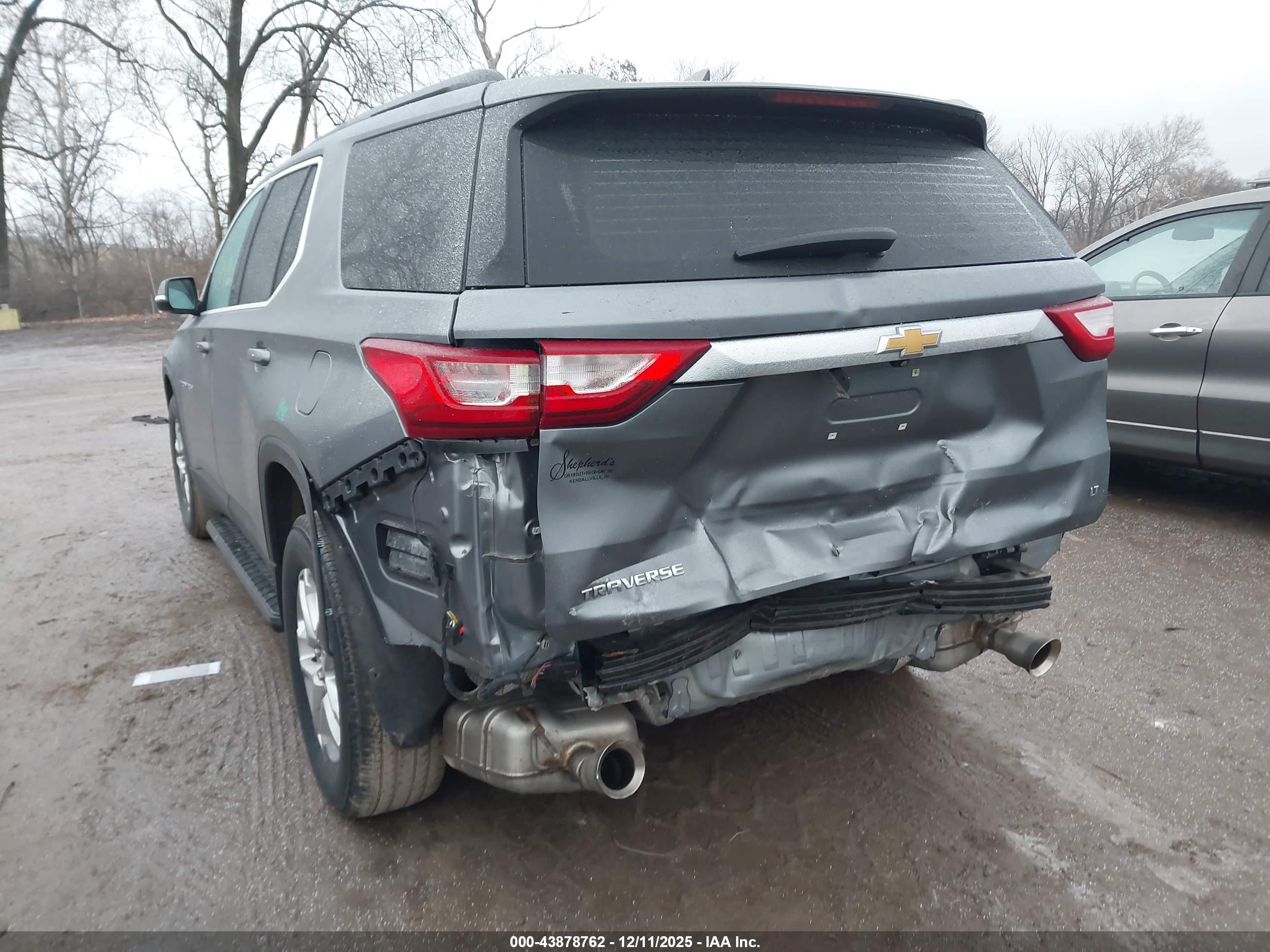 CHEVROLET TRAVERSE image 6