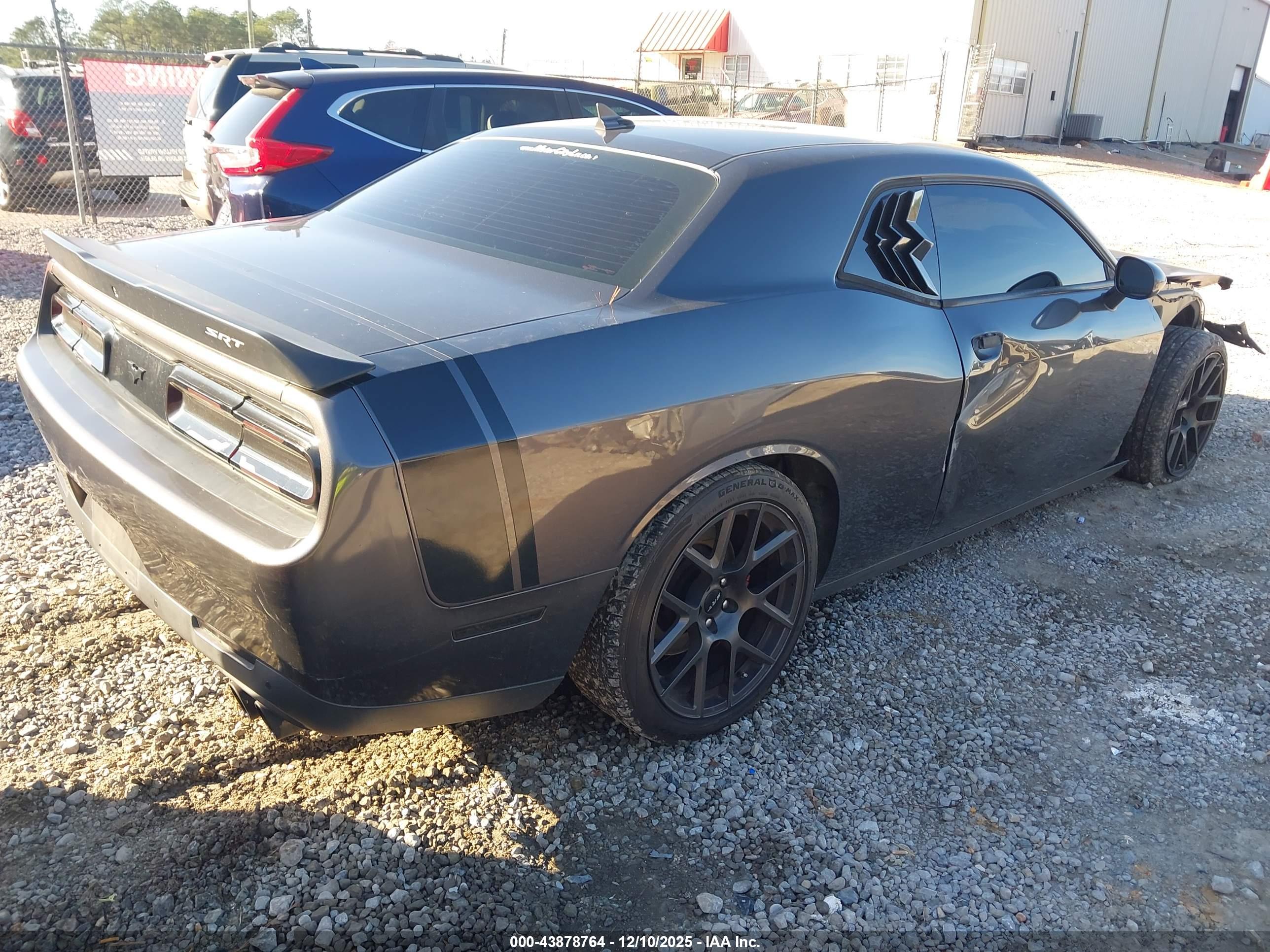 DODGE CHALLENGER image 4