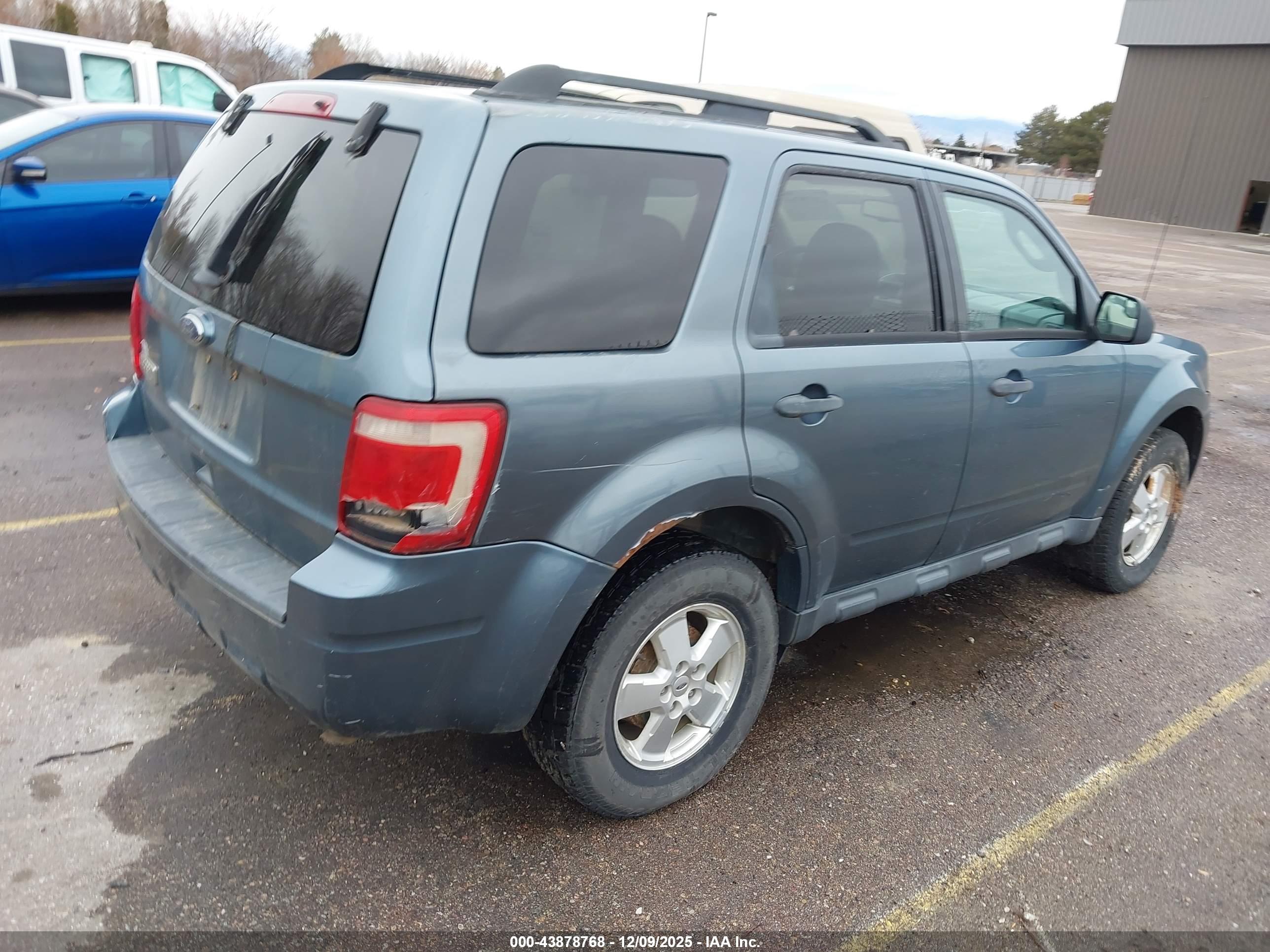 FORD ESCAPE image 4