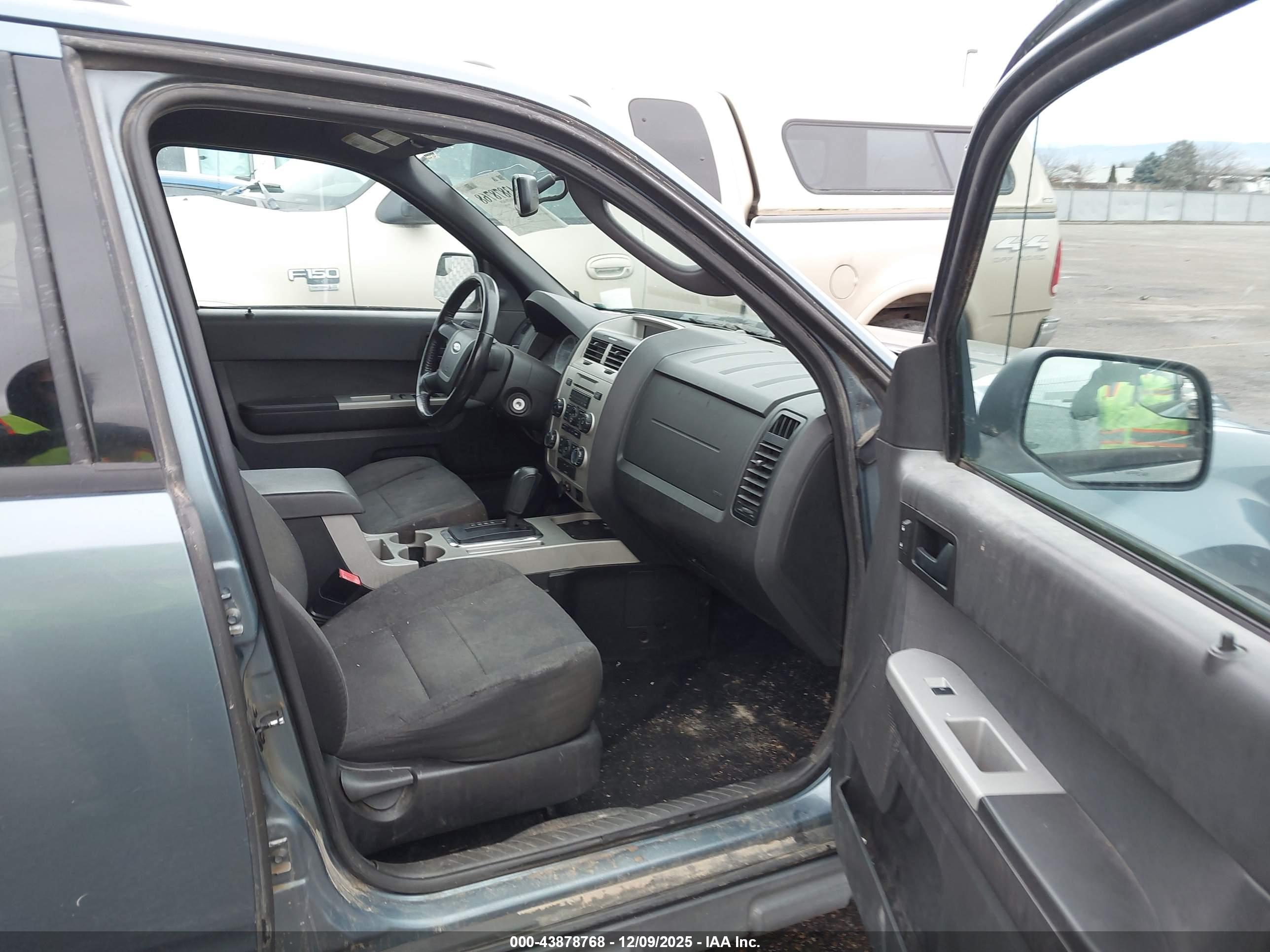 FORD ESCAPE image 5