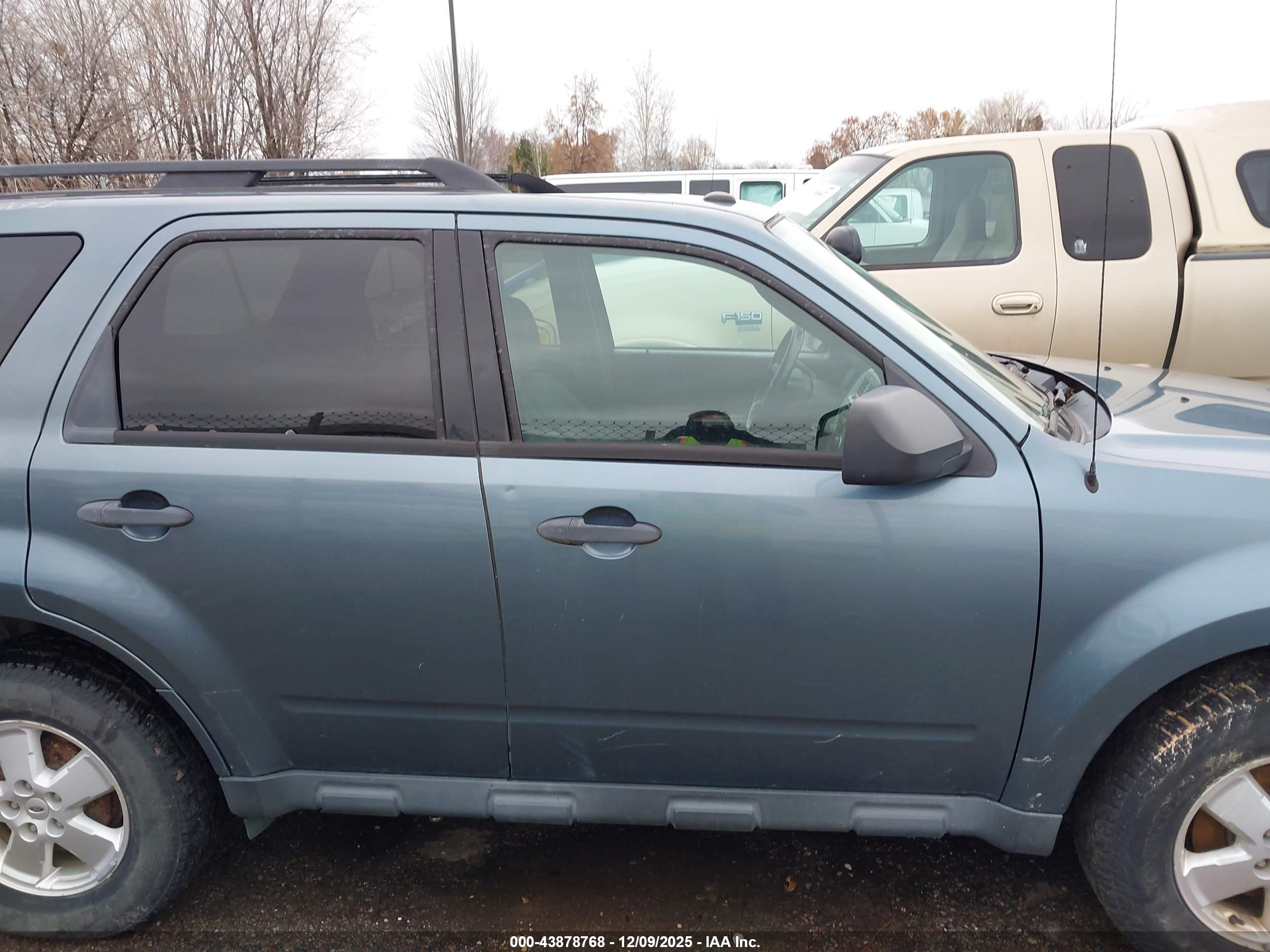 FORD ESCAPE image 6