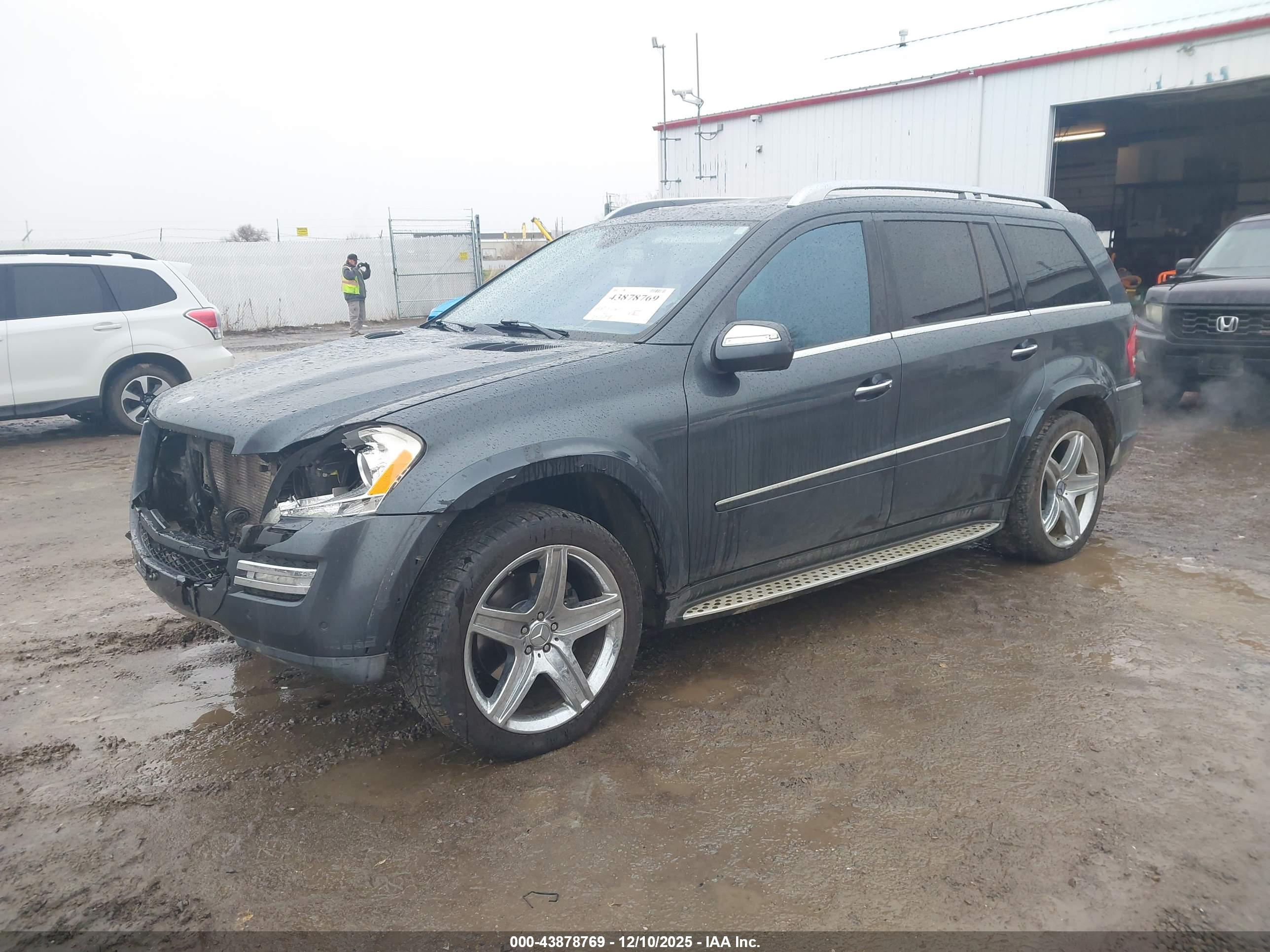 MERCEDES-BENZ GL image 2