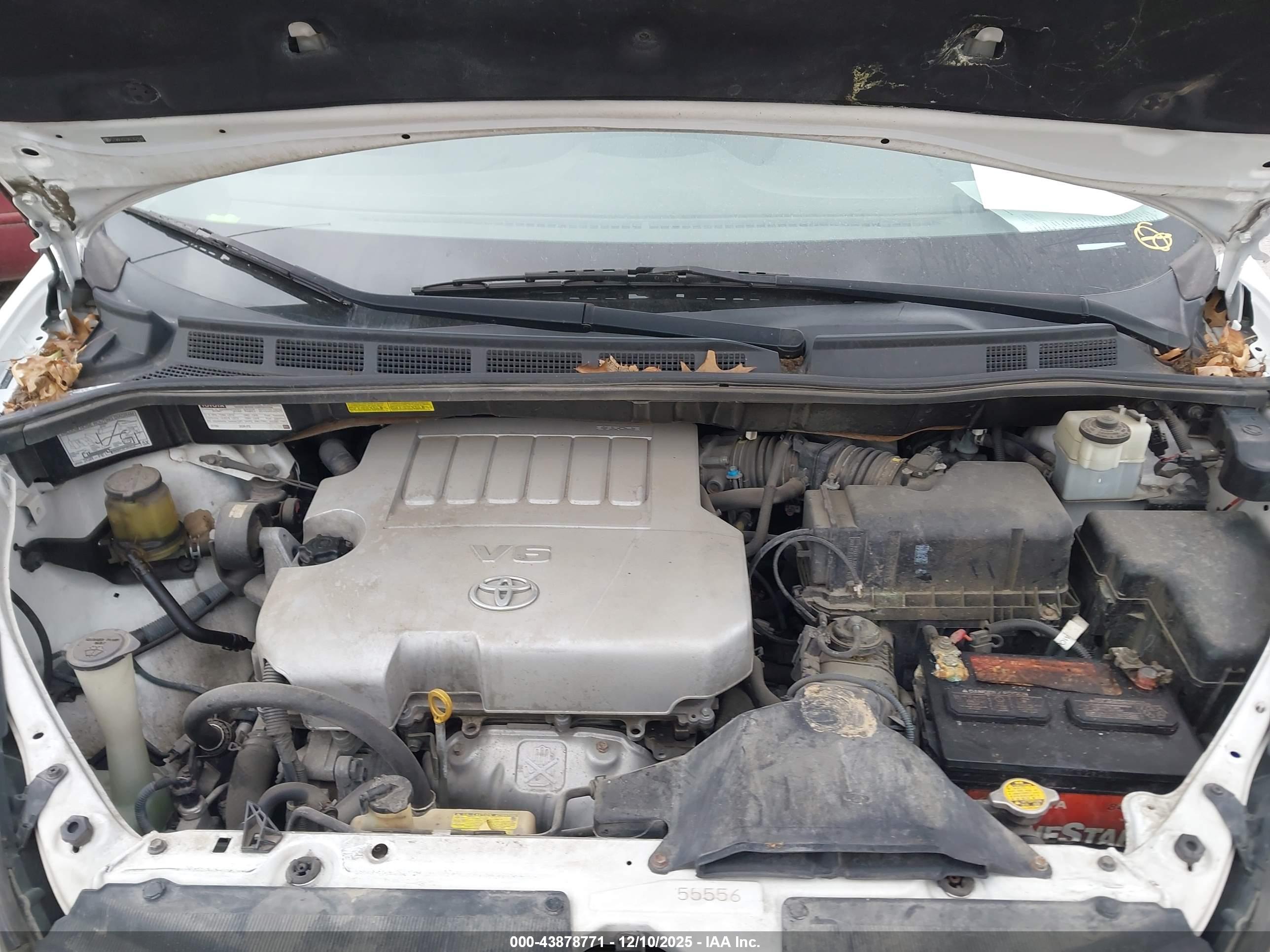TOYOTA SIENNA image 10