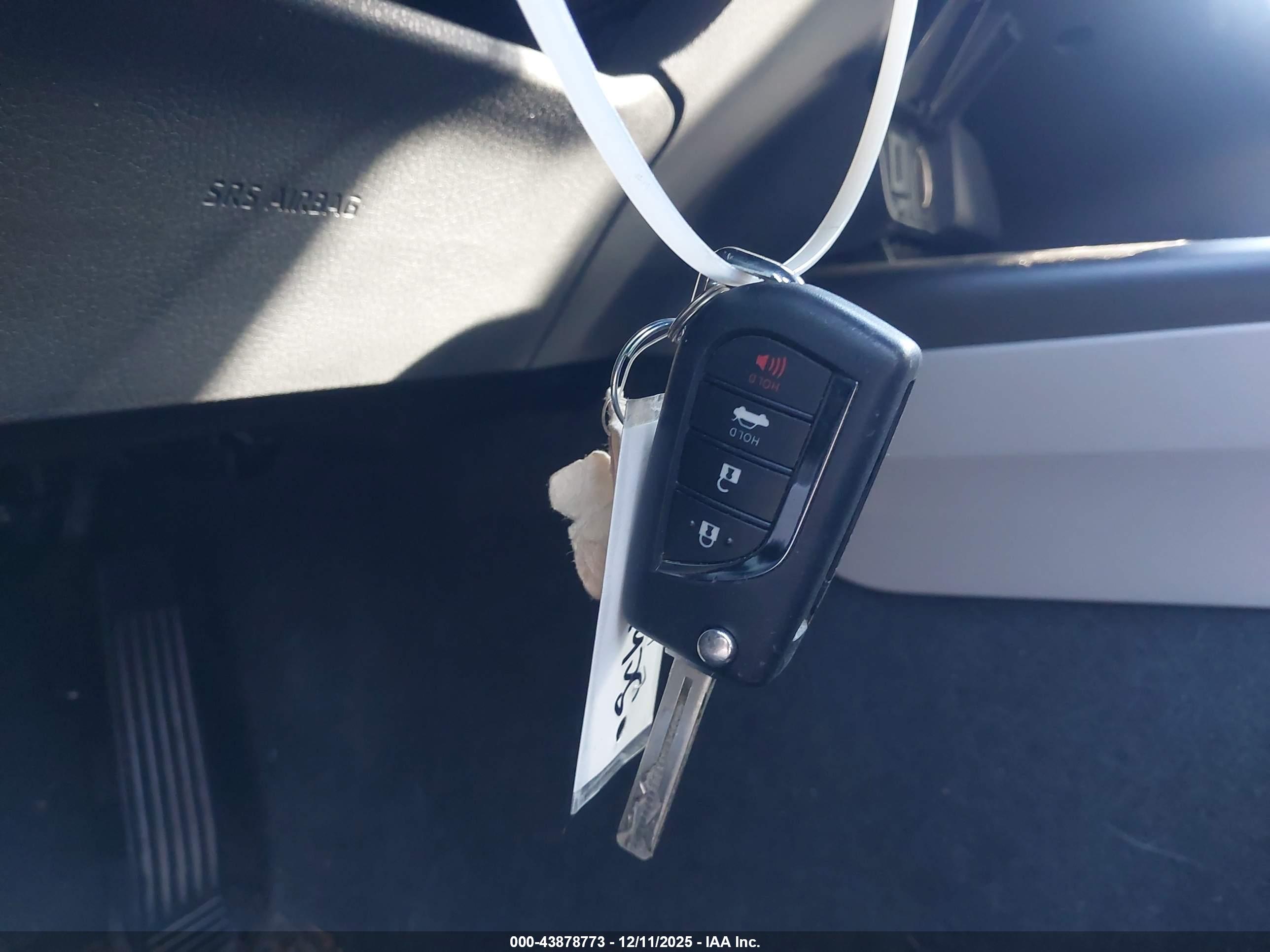 TOYOTA CAMRY image 11