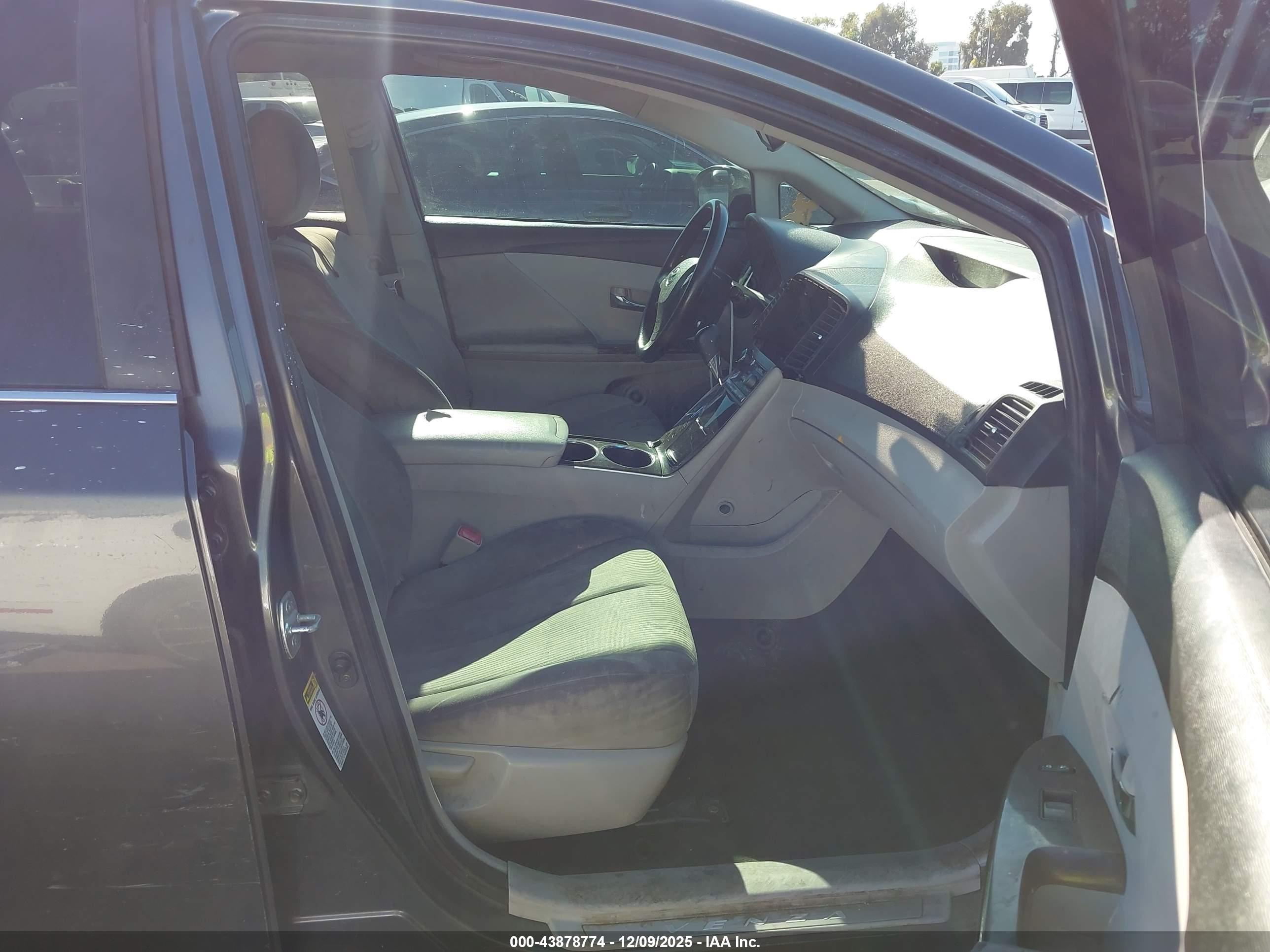 TOYOTA VENZA image 5