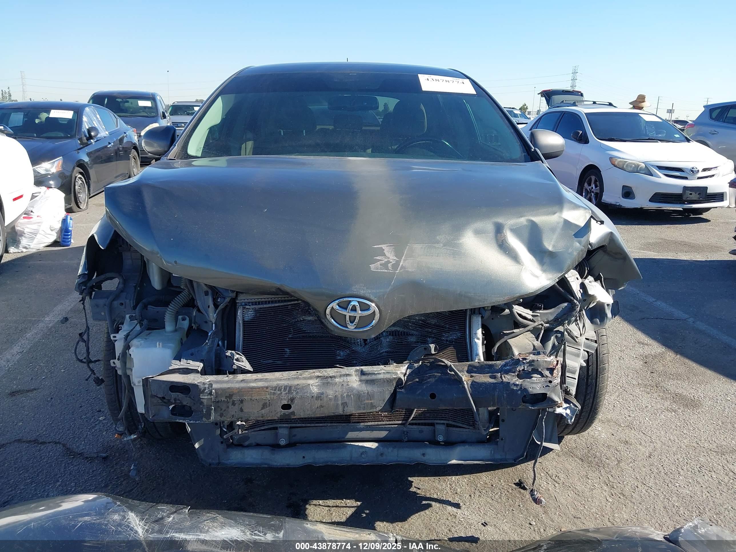 TOYOTA VENZA image 6