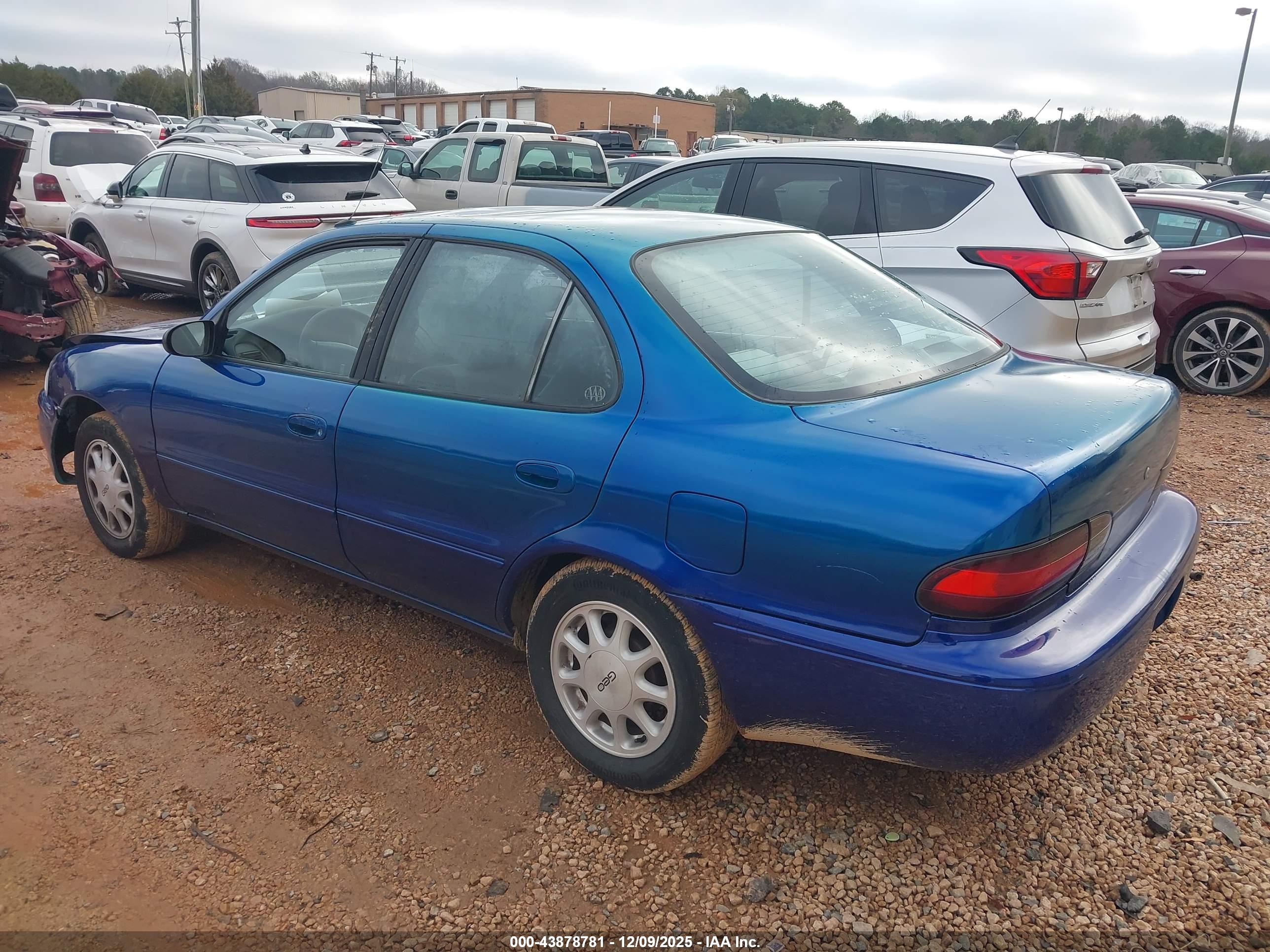 GEO PRIZM image 3