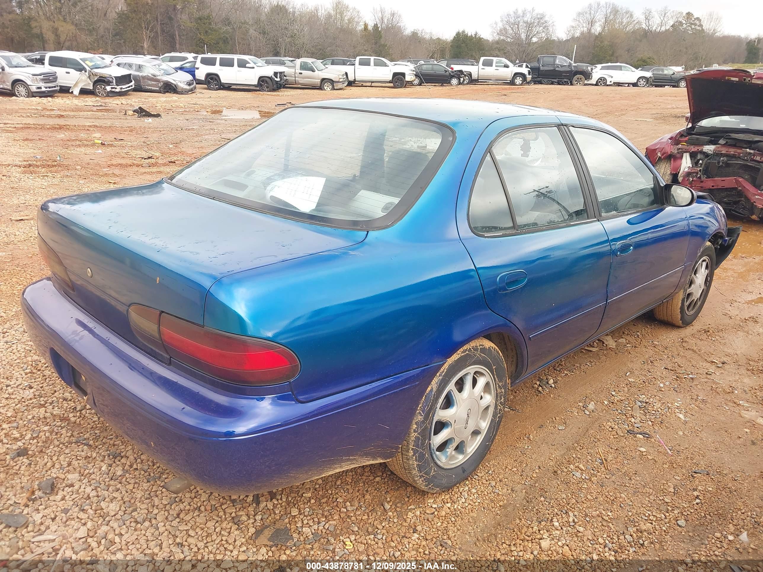 GEO PRIZM image 4