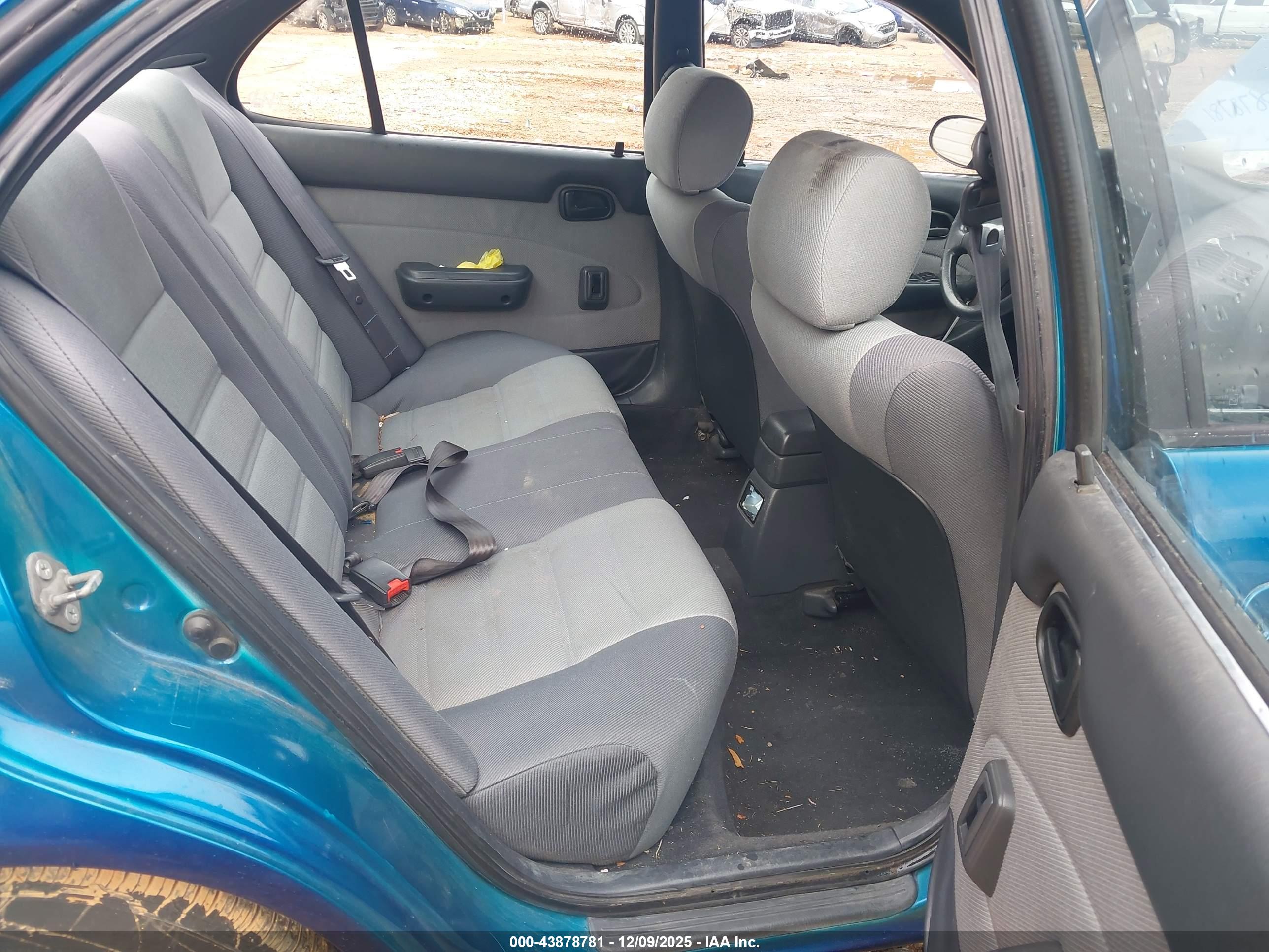 GEO PRIZM image 8