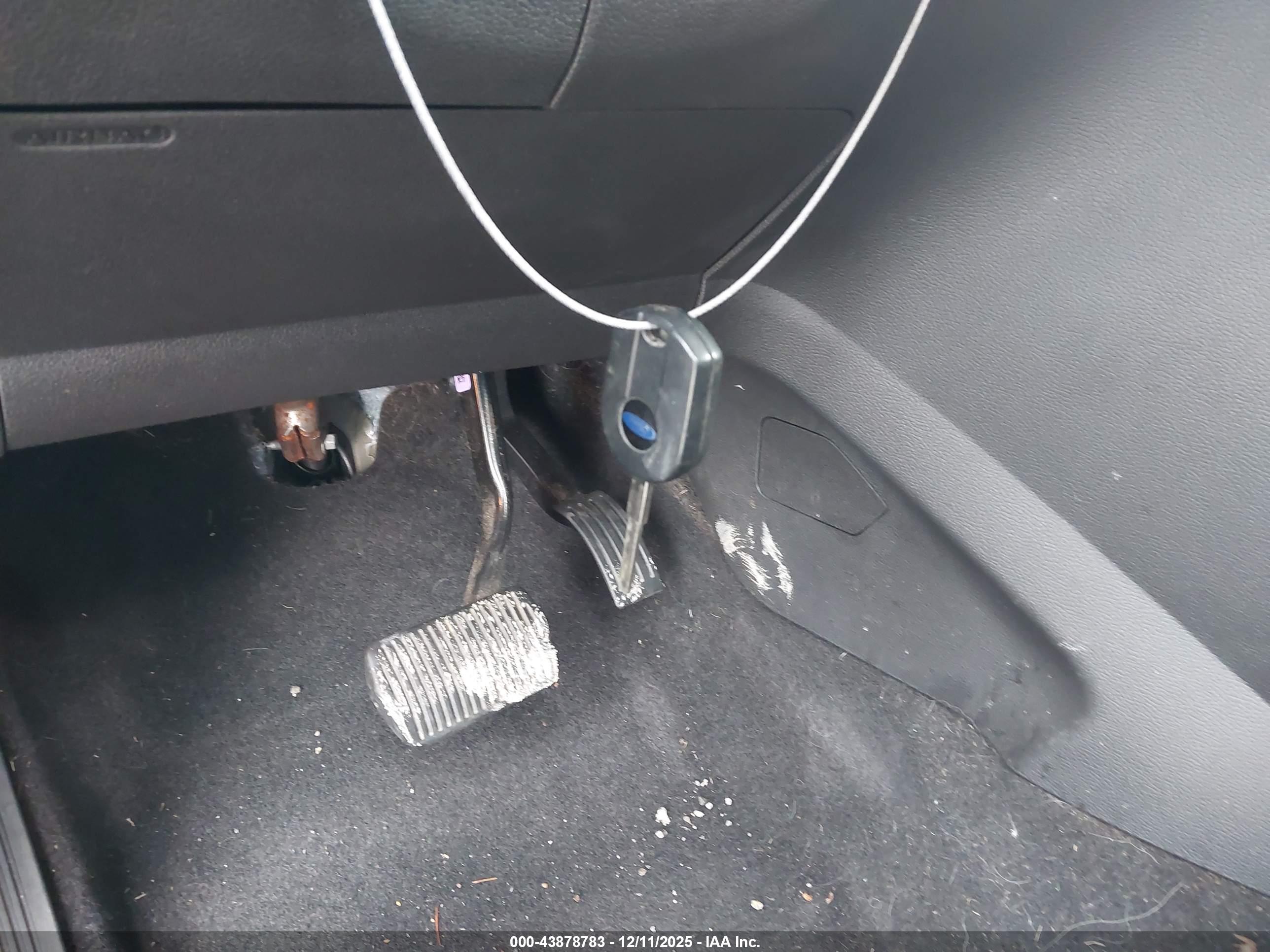 FORD ESCAPE image 11