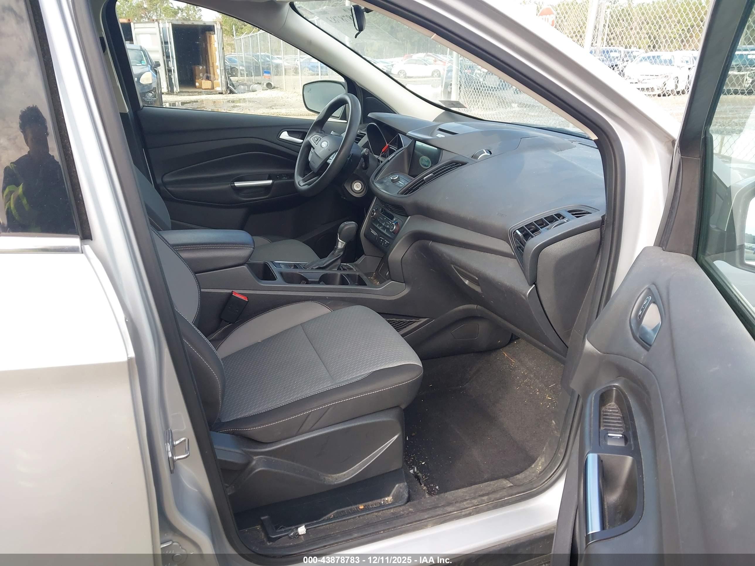 FORD ESCAPE image 5