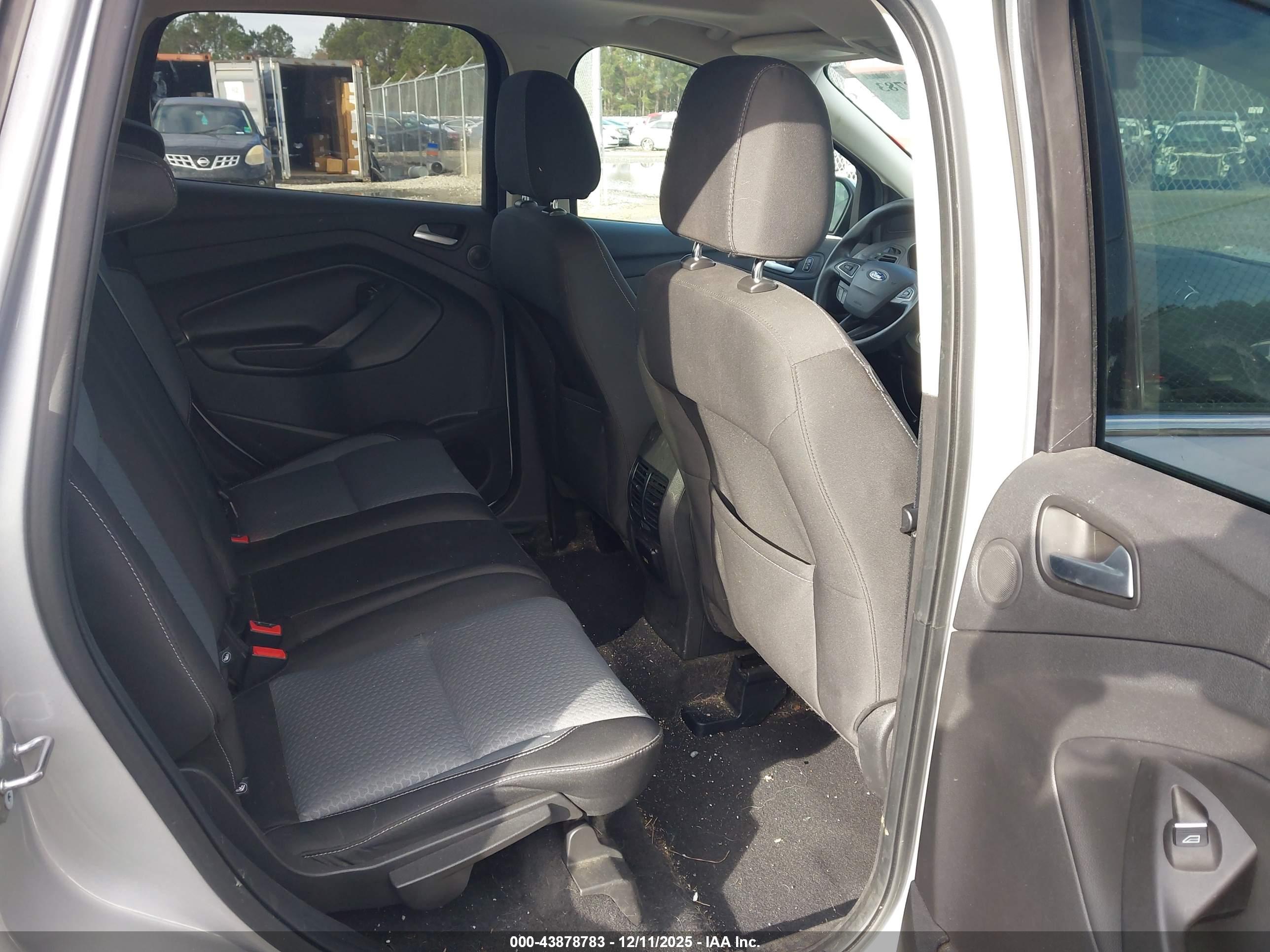 FORD ESCAPE image 8