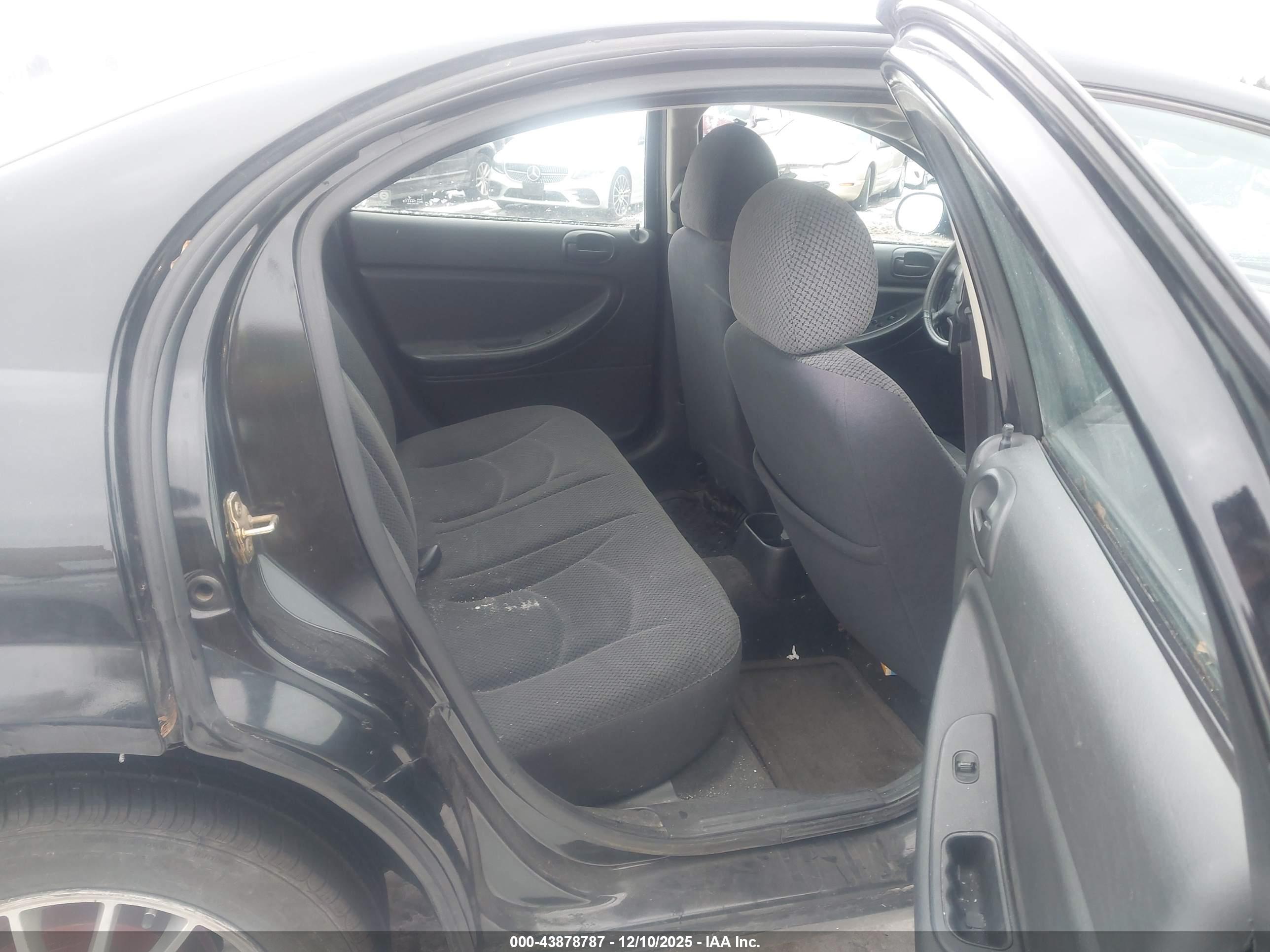 CHRYSLER SEBRING image 8