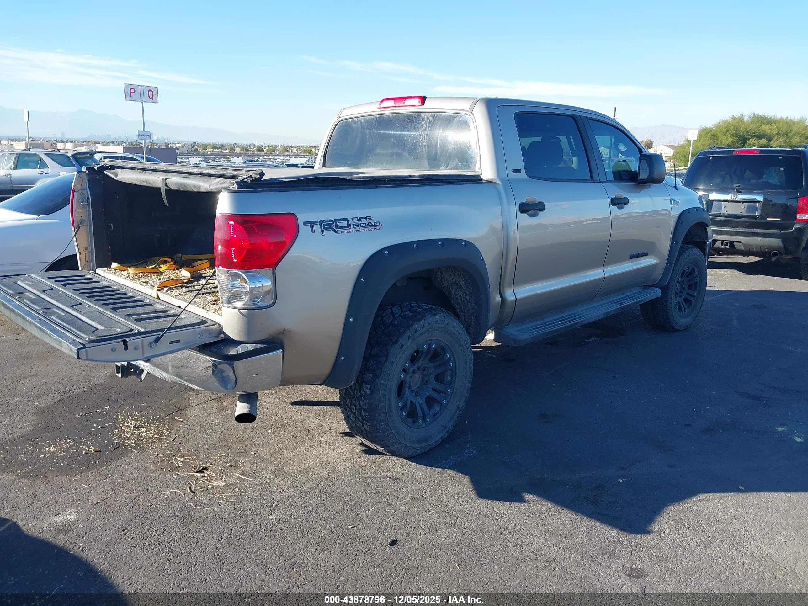TOYOTA TUNDRA image 4