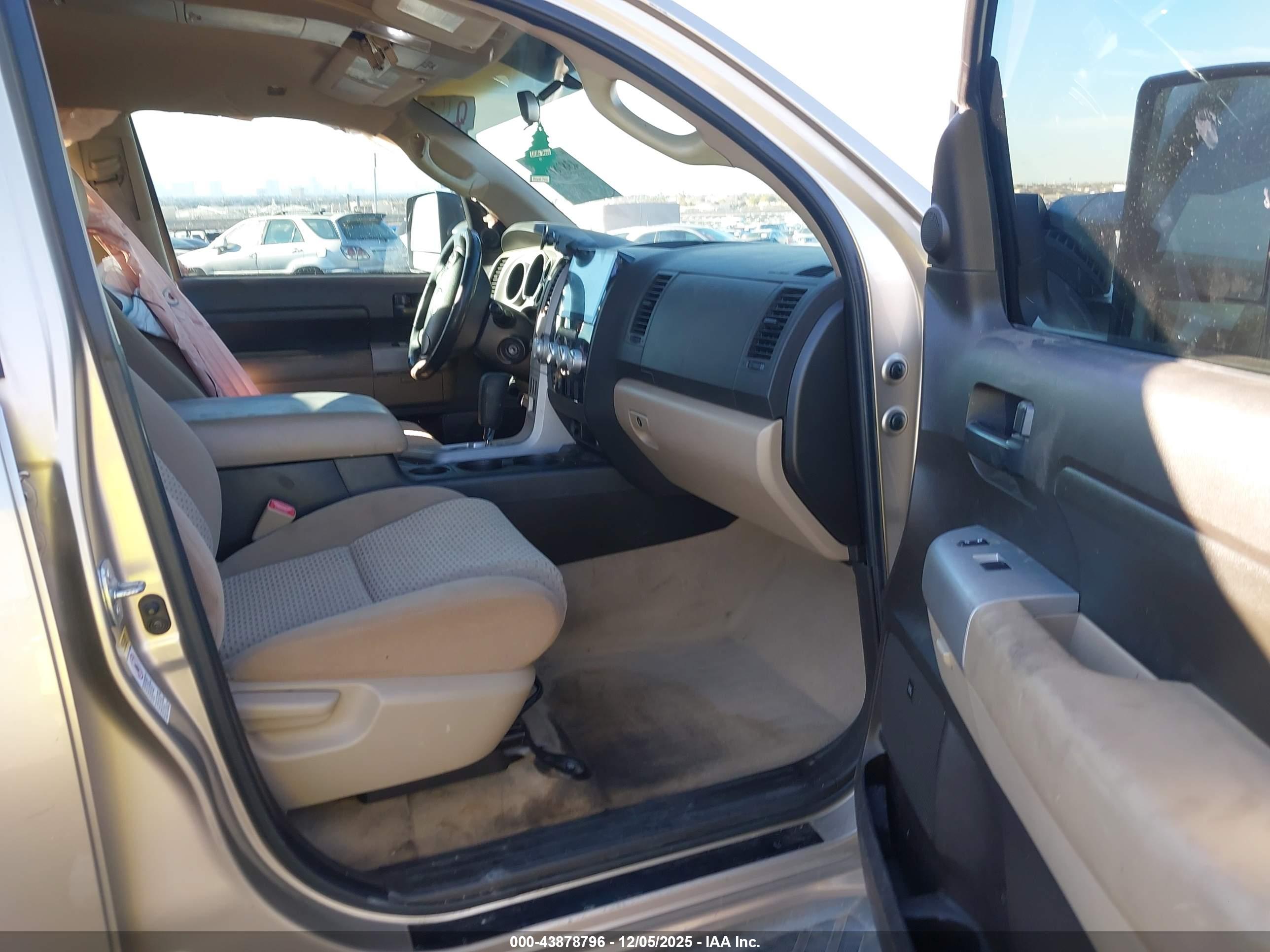 TOYOTA TUNDRA image 5