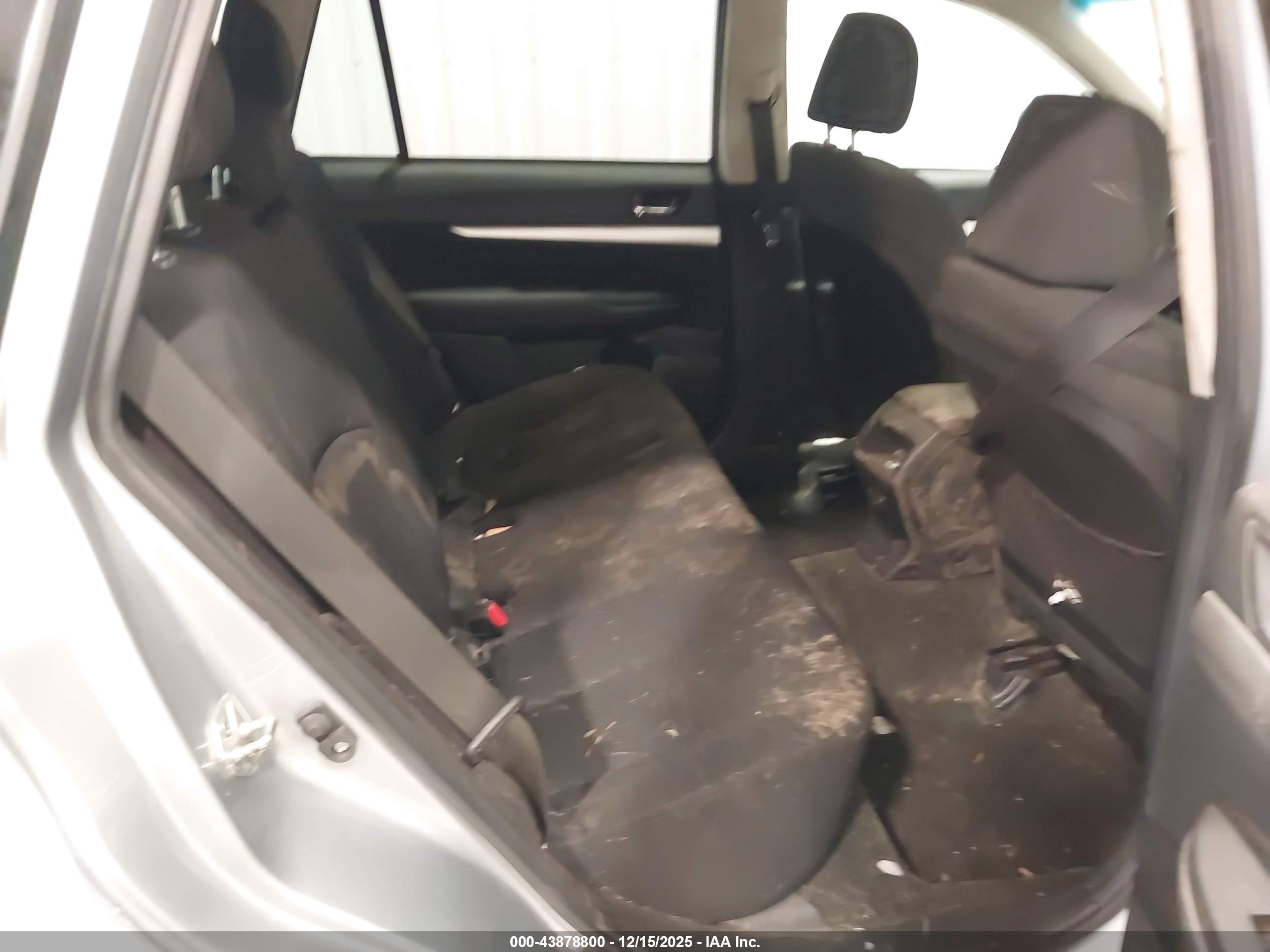 SUBARU OUTBACK image 8