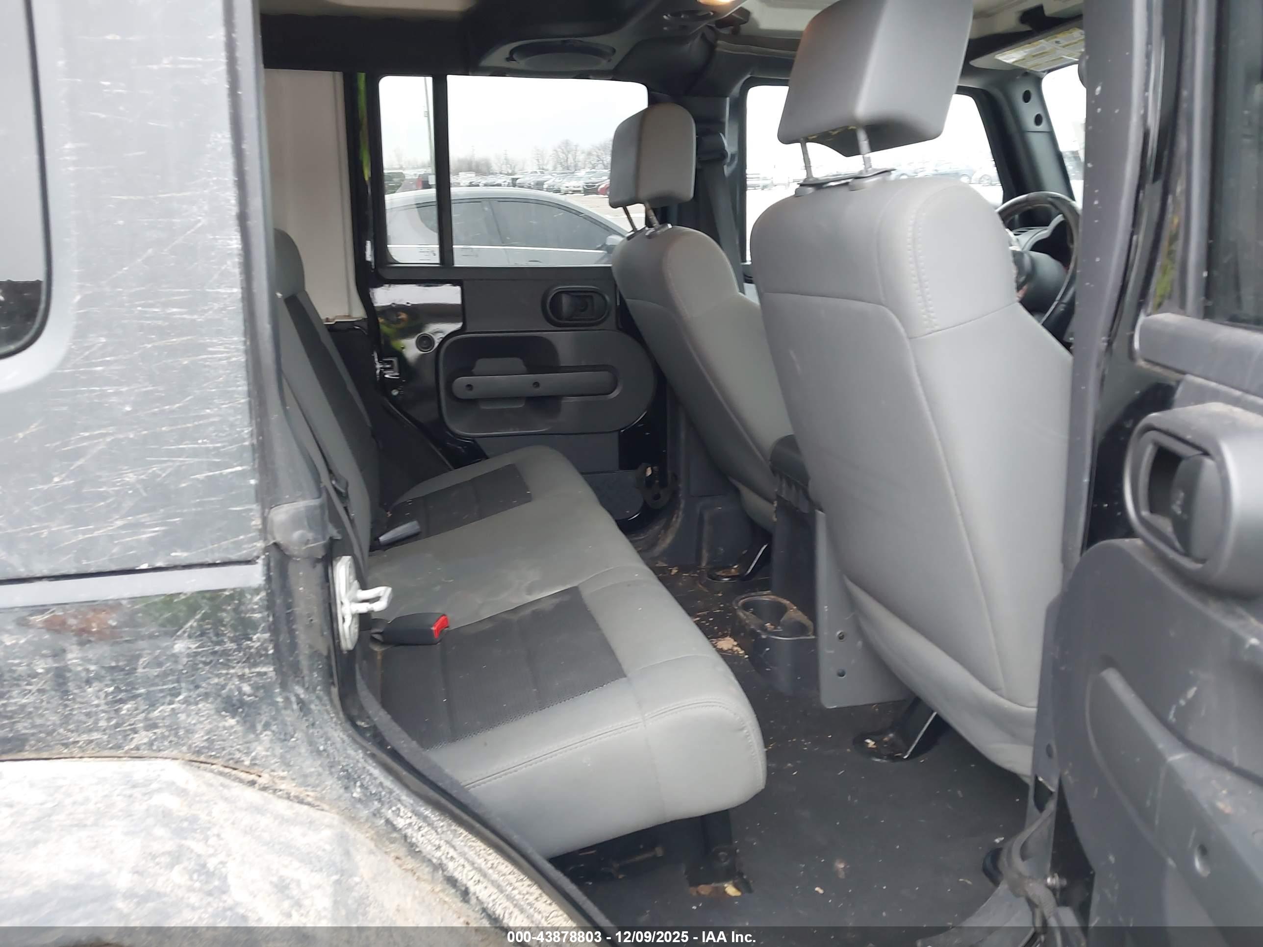 JEEP WRANGLER image 8