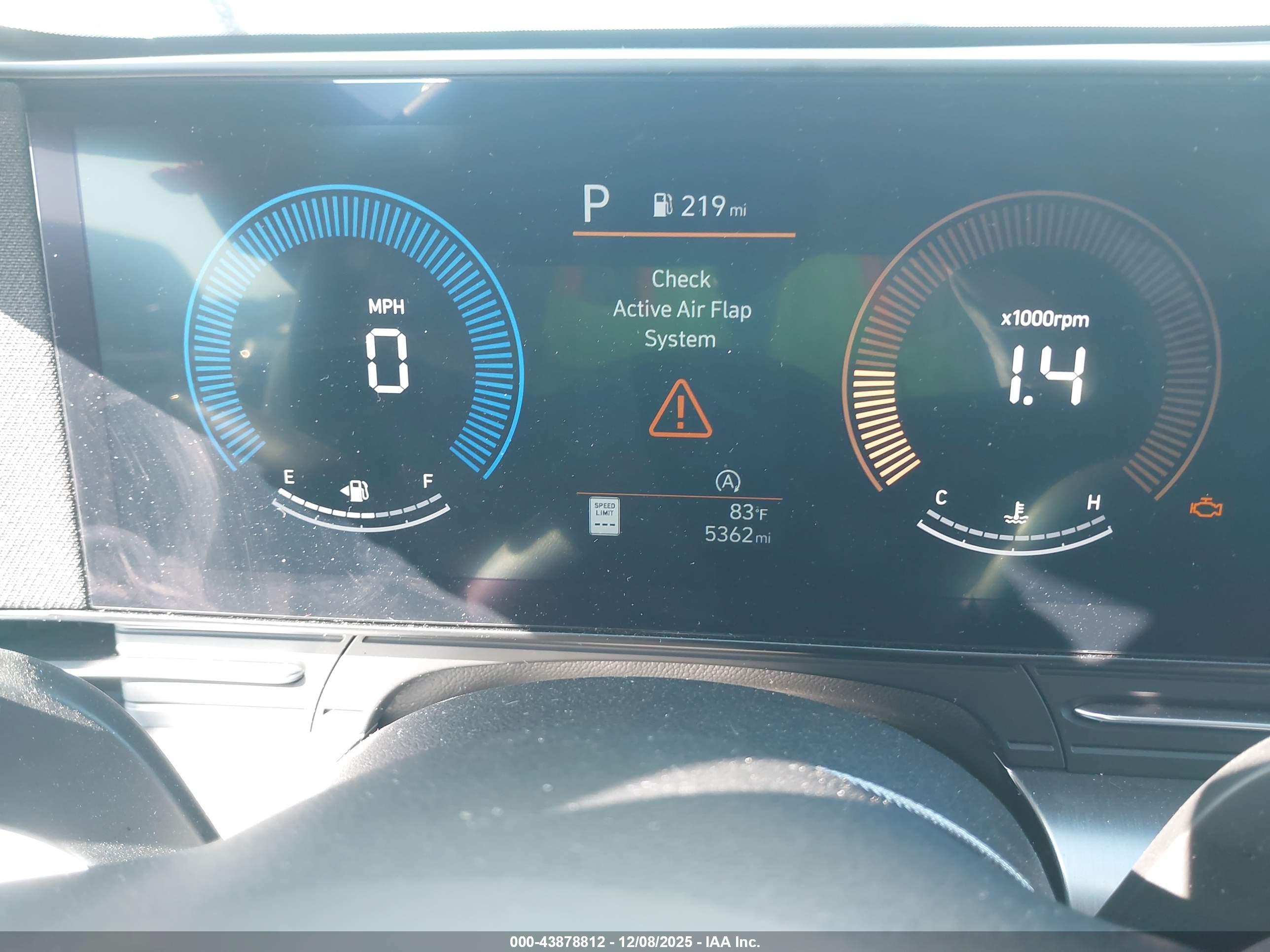 HYUNDAI KONA image 7