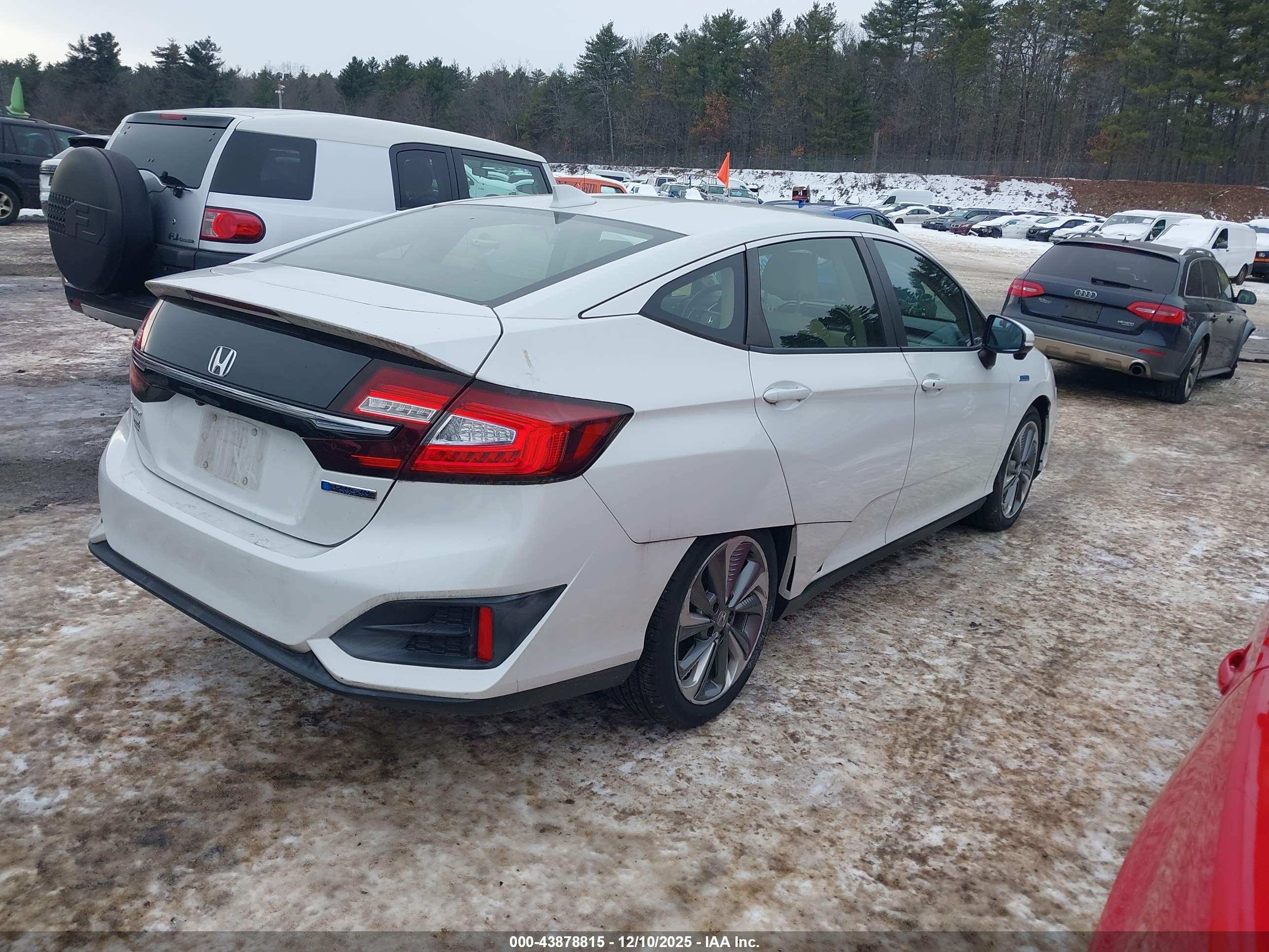 HONDA CLARITY image 4