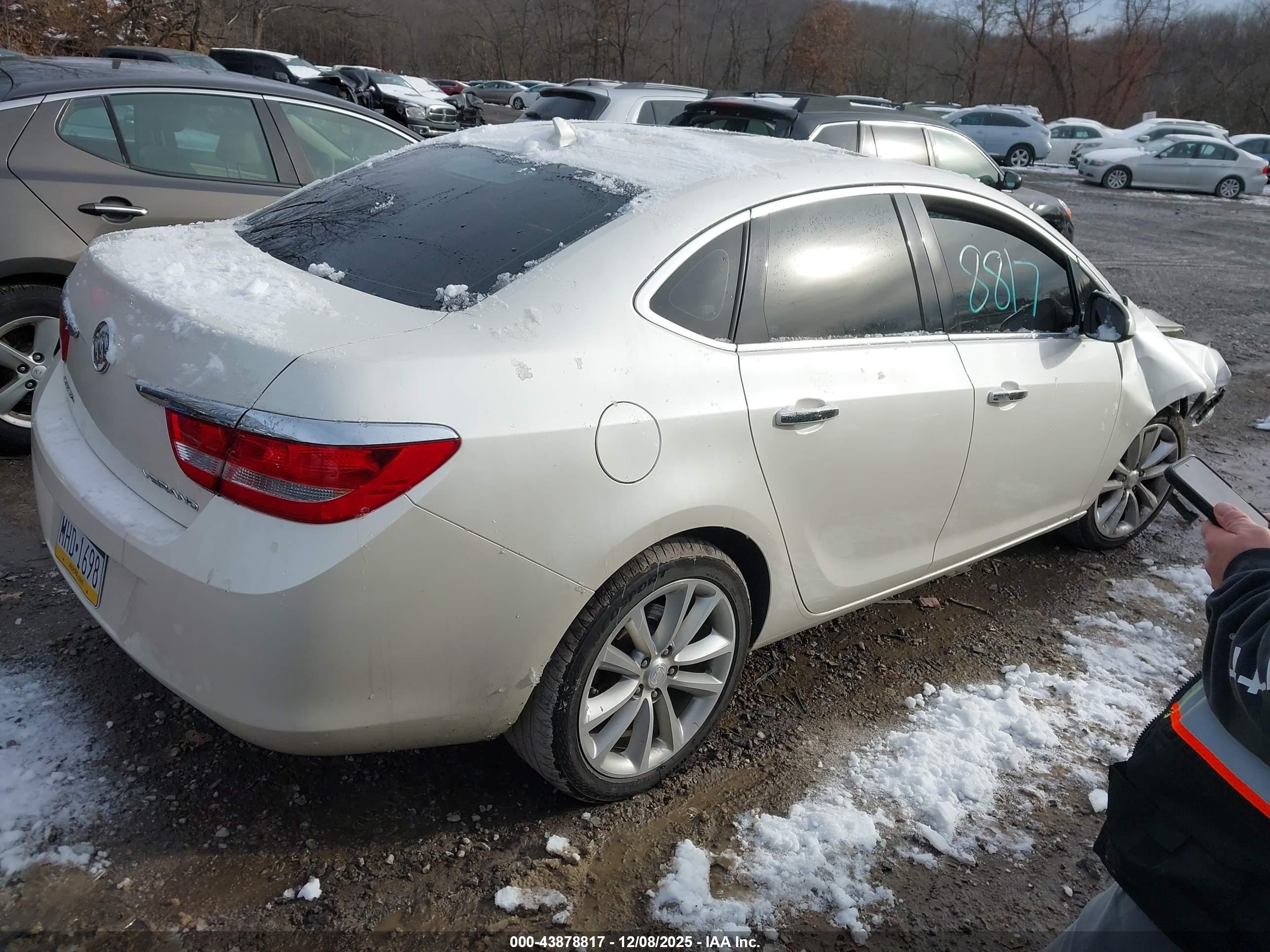 BUICK VERANO image 4
