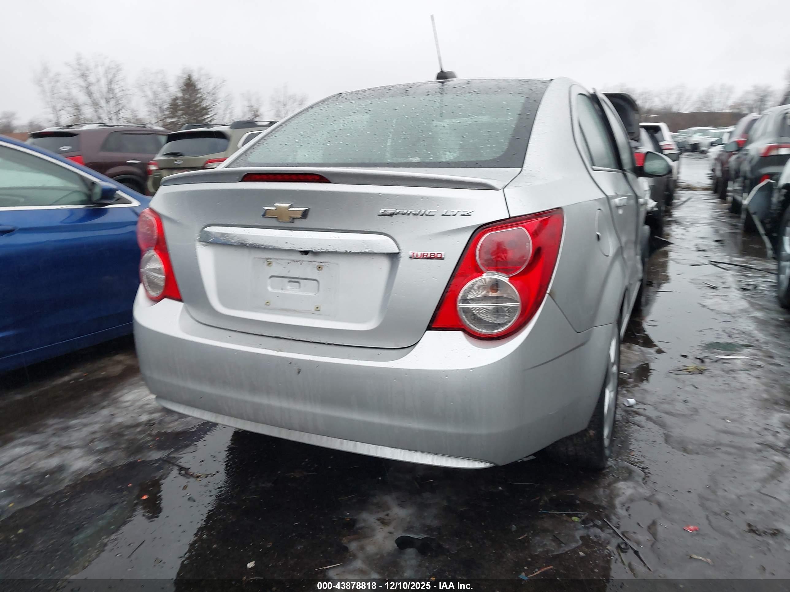 CHEVROLET SONIC image 4