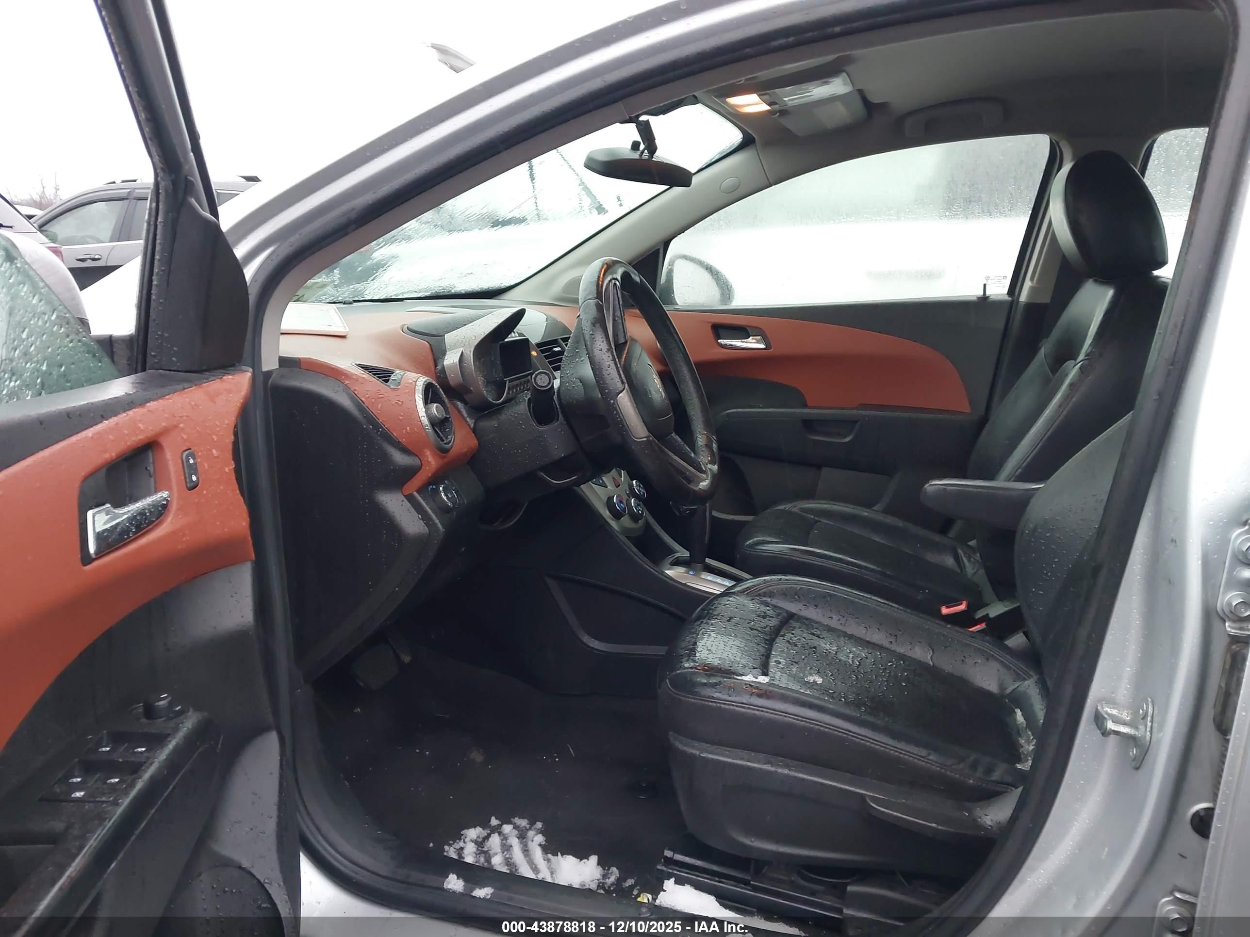 CHEVROLET SONIC image 5