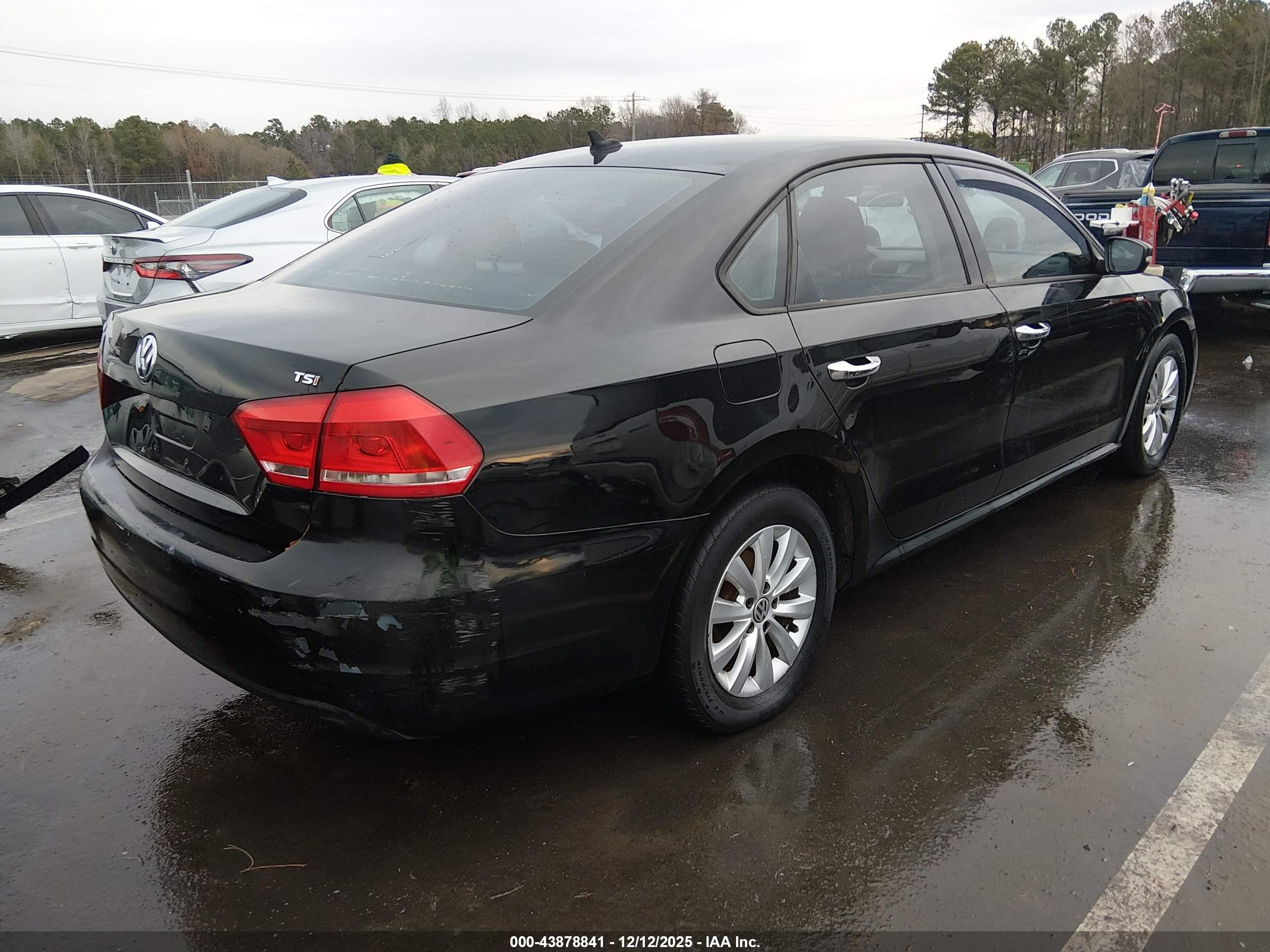 VOLKSWAGEN PASSAT image 4